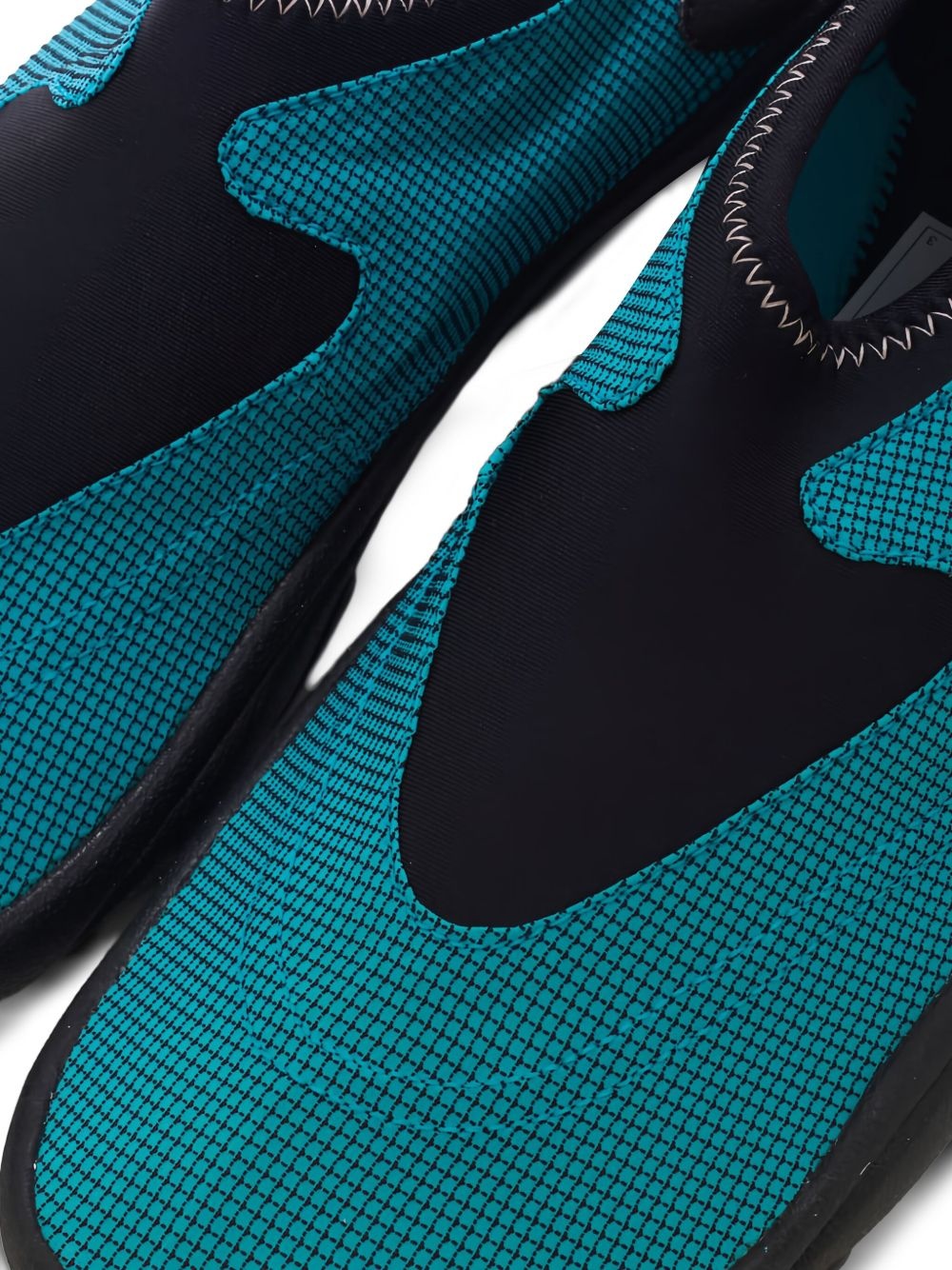 Aqua Turf "Turbo Green/Black/Washed Coral/Team Scarlet" sneakers - 7