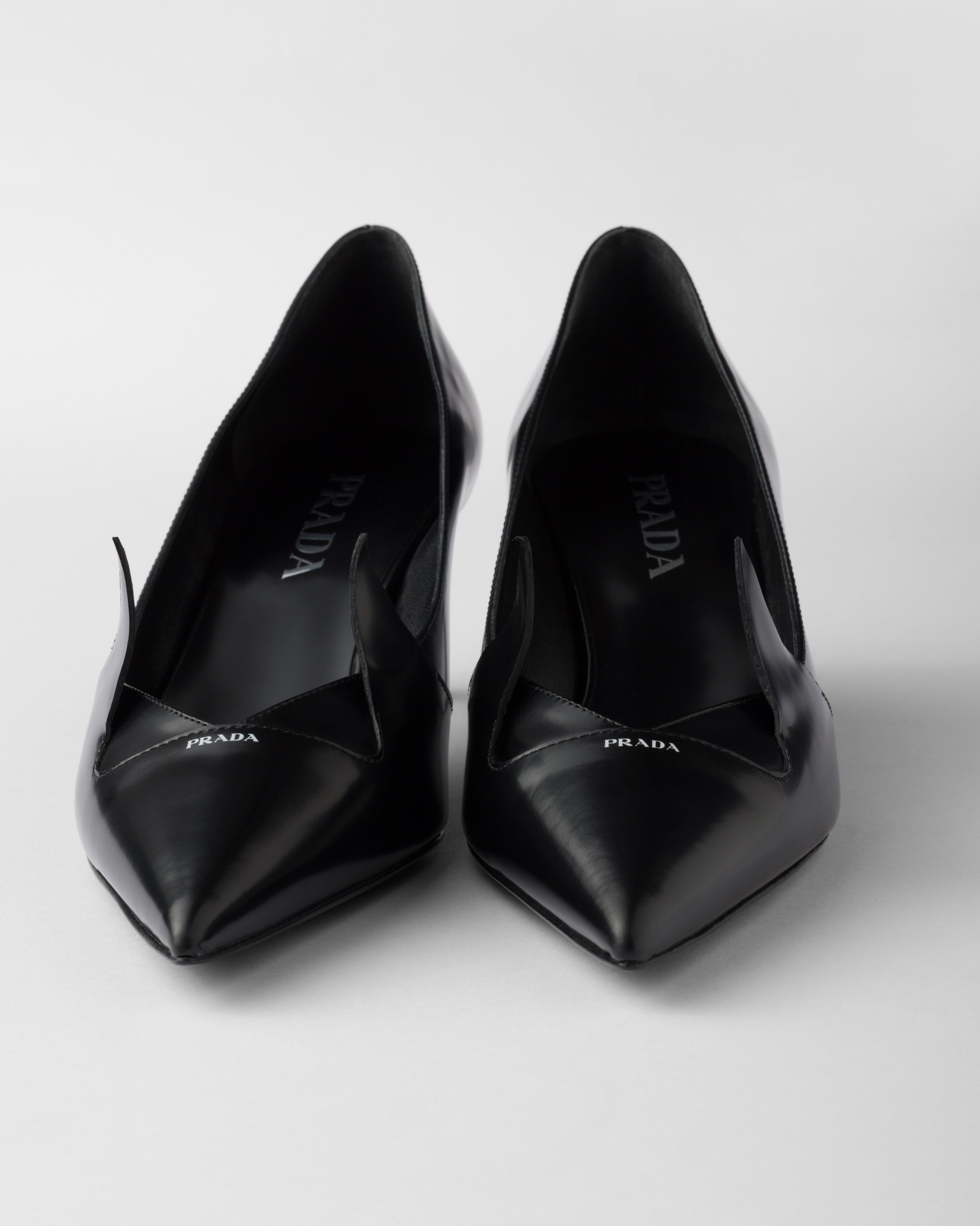 Two-tone brushed leather pumps - 6