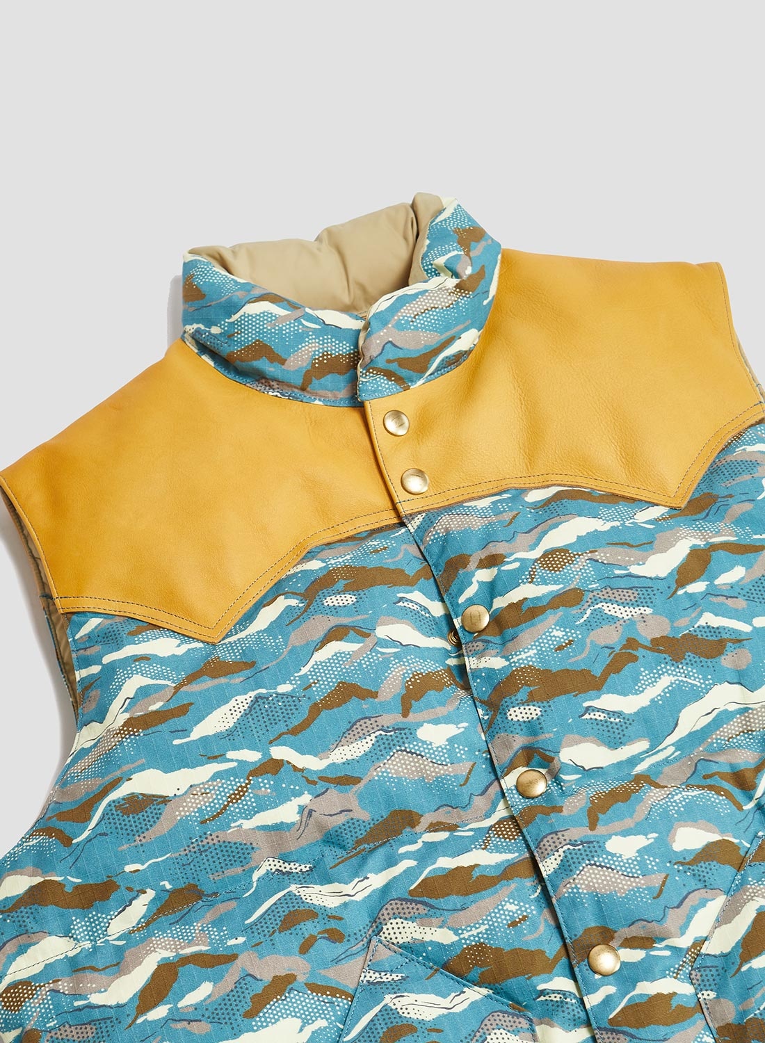 Rocky Mountain Featherbed x Nigel Cabourn Down Vest Mountain Camo in Blue - 2