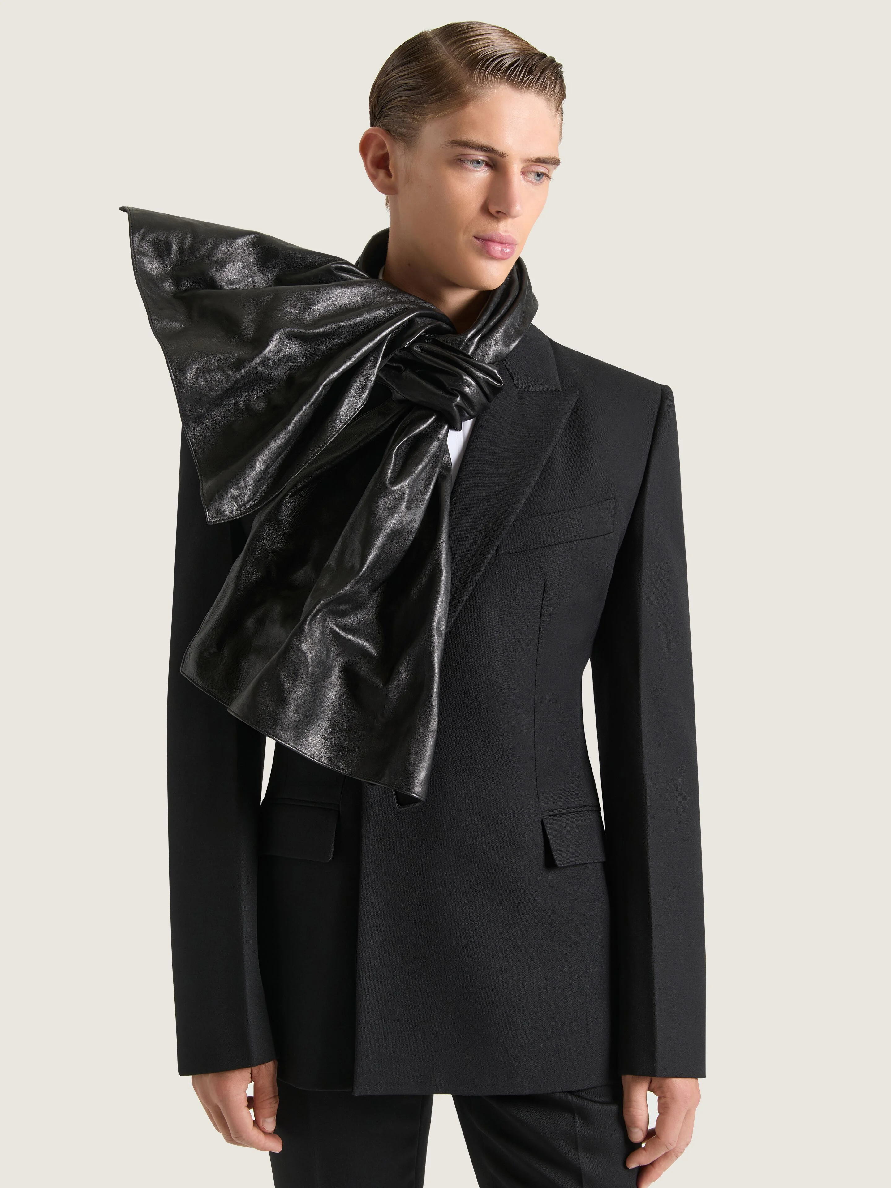 MAXI BOW SCARF IN LEATHER - 1