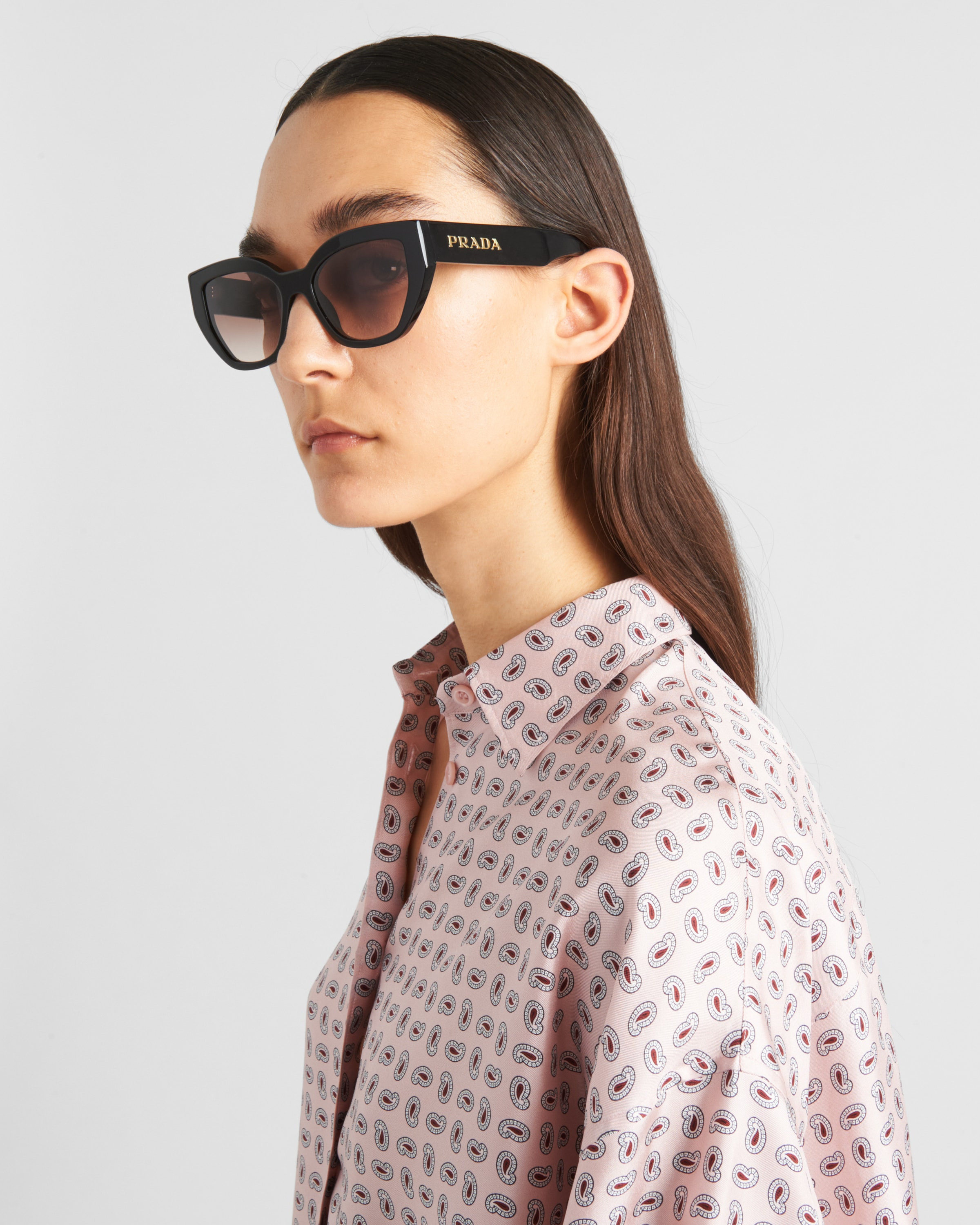 Sunglasses with Prada logo - 6