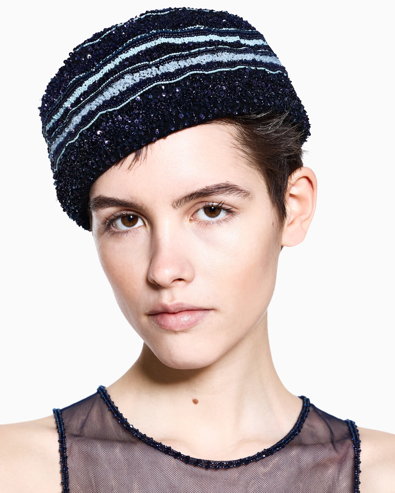 EMBROIDERED VELVET CAP - 3