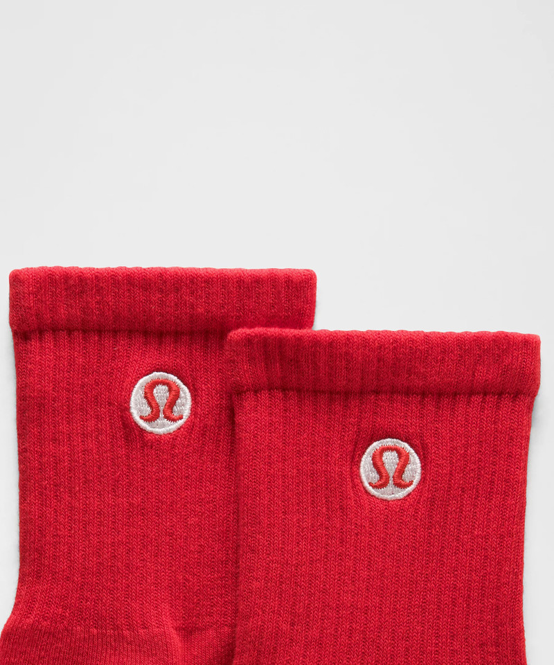 lululemon Unisex Daily Essential Quarter Socks outlook