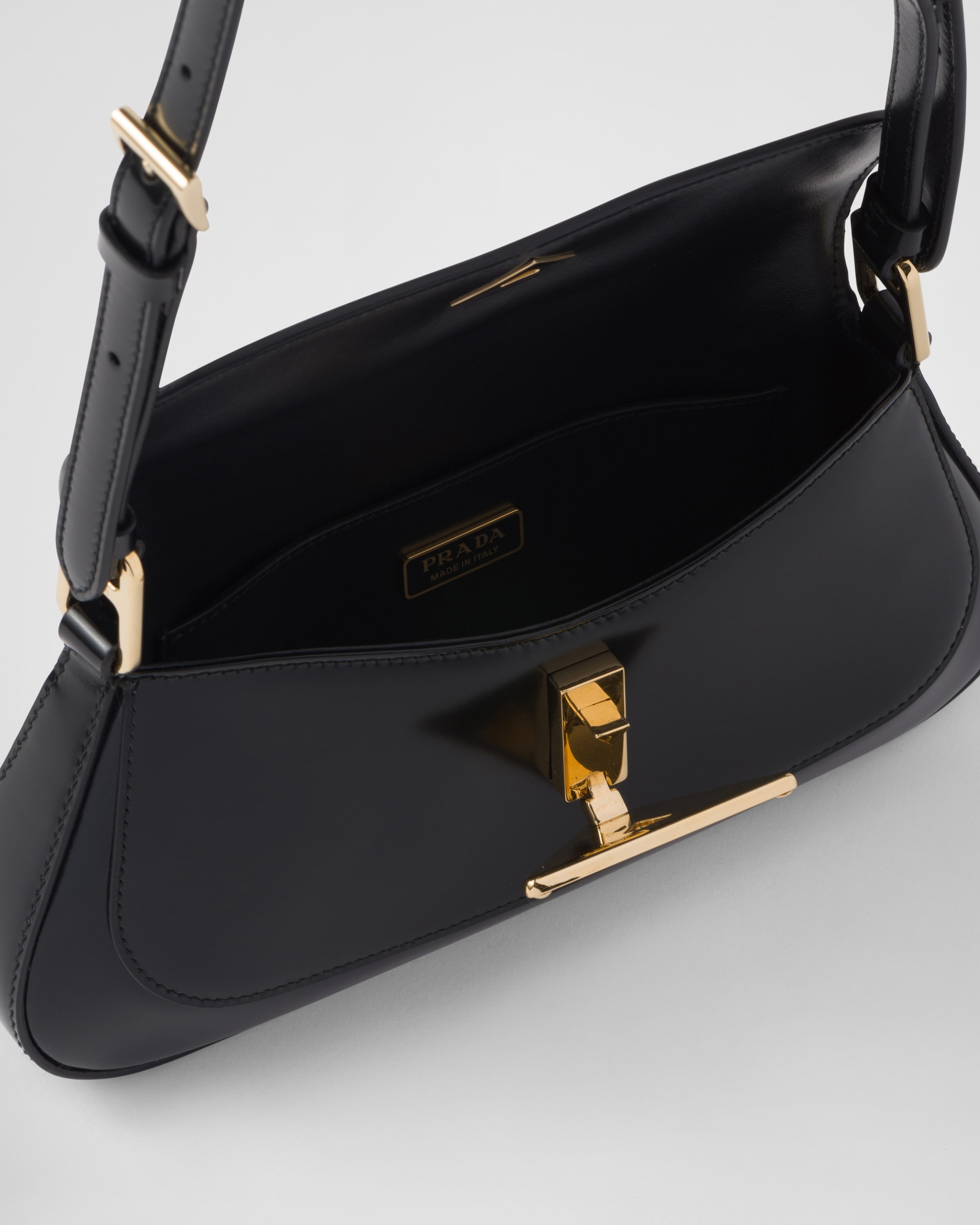 Brushed leather shoulder bag - 5