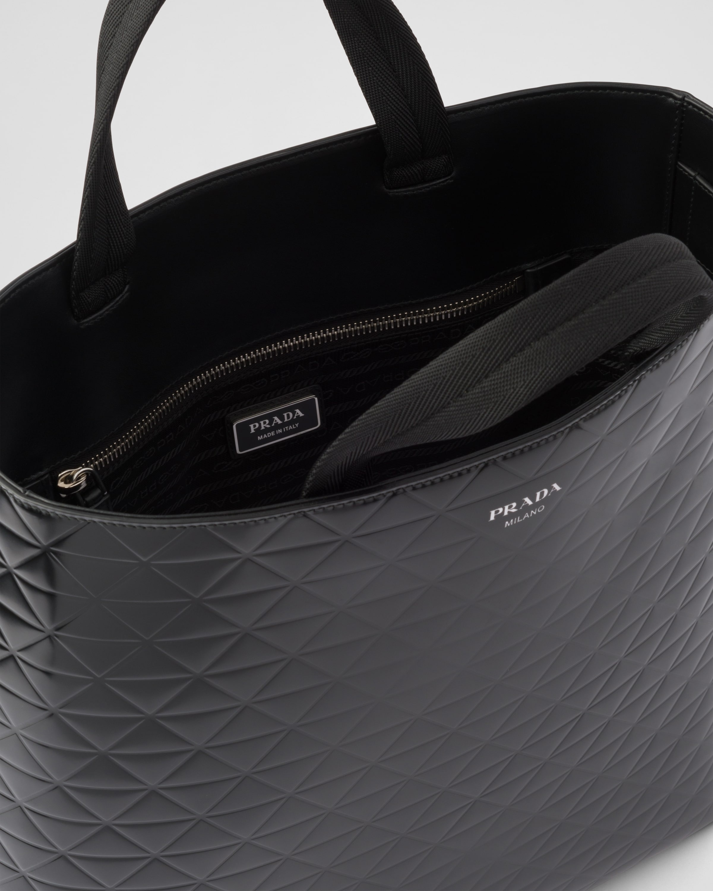 Brushed leather tote bag with water bottle - 5