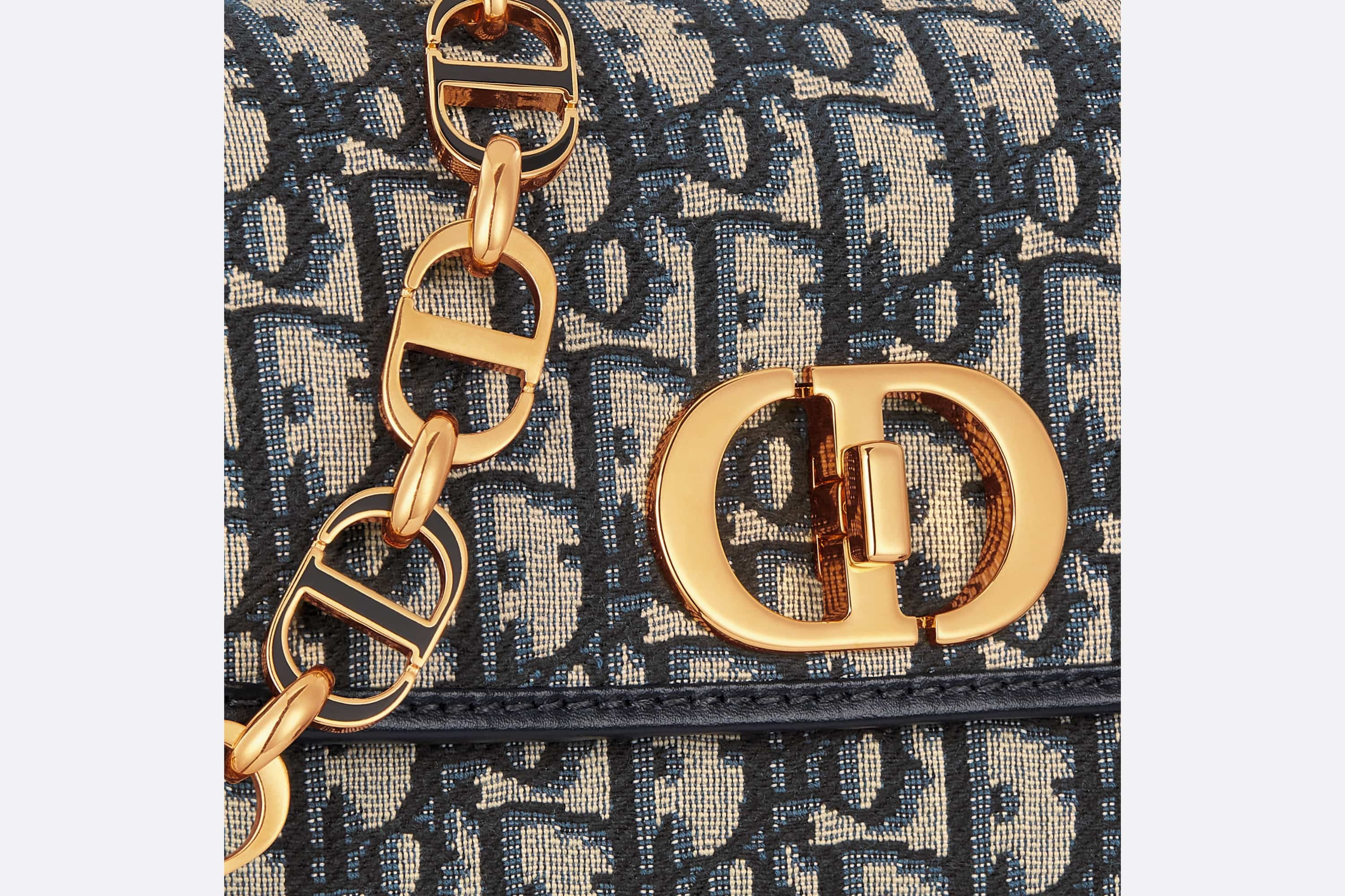 Dior Small 30 Montaigne Avenue Bag | REVERSIBLE