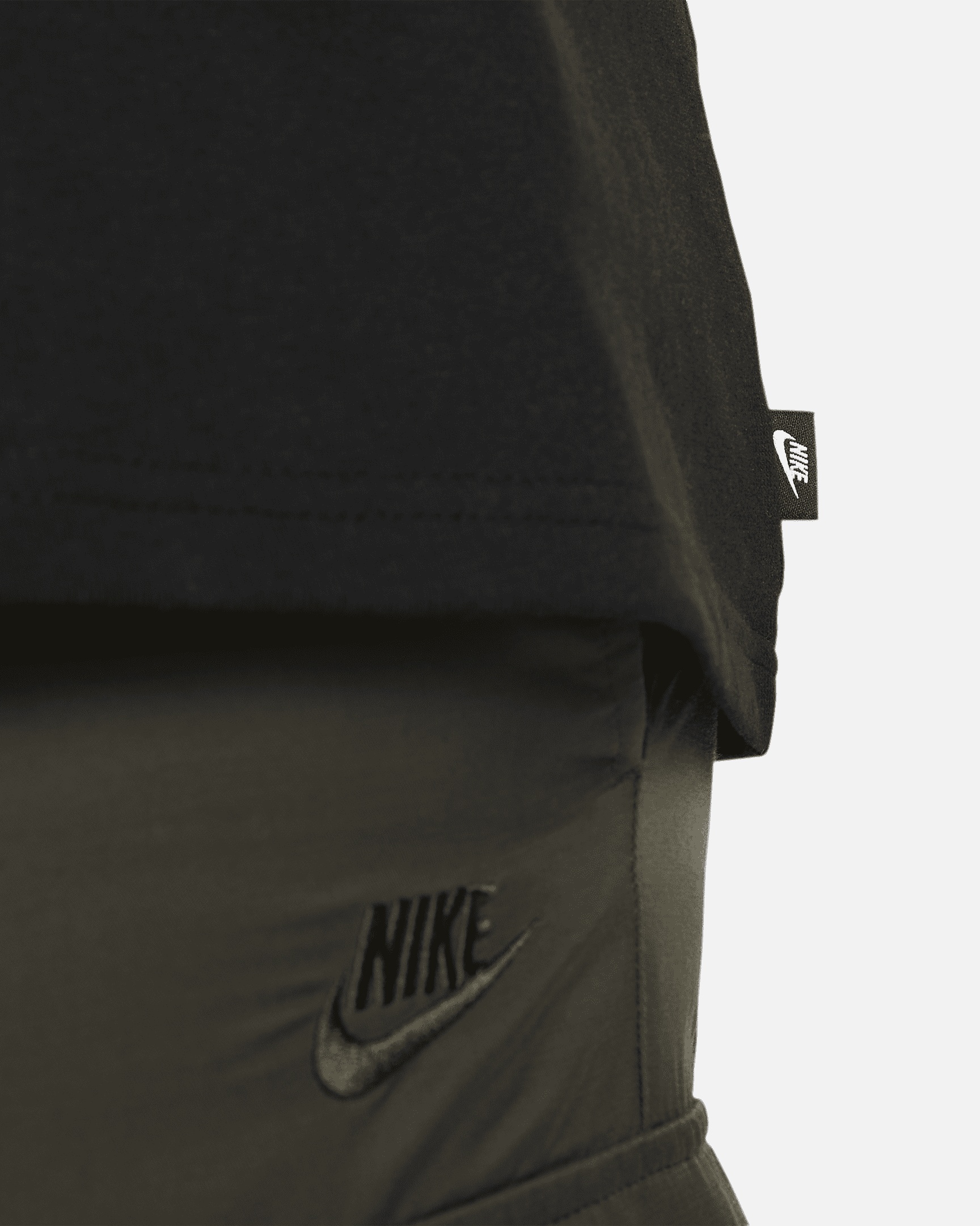 Nike Sportswear Premium Essentials Men's Long-Sleeve Pocket T-Shirt - 8