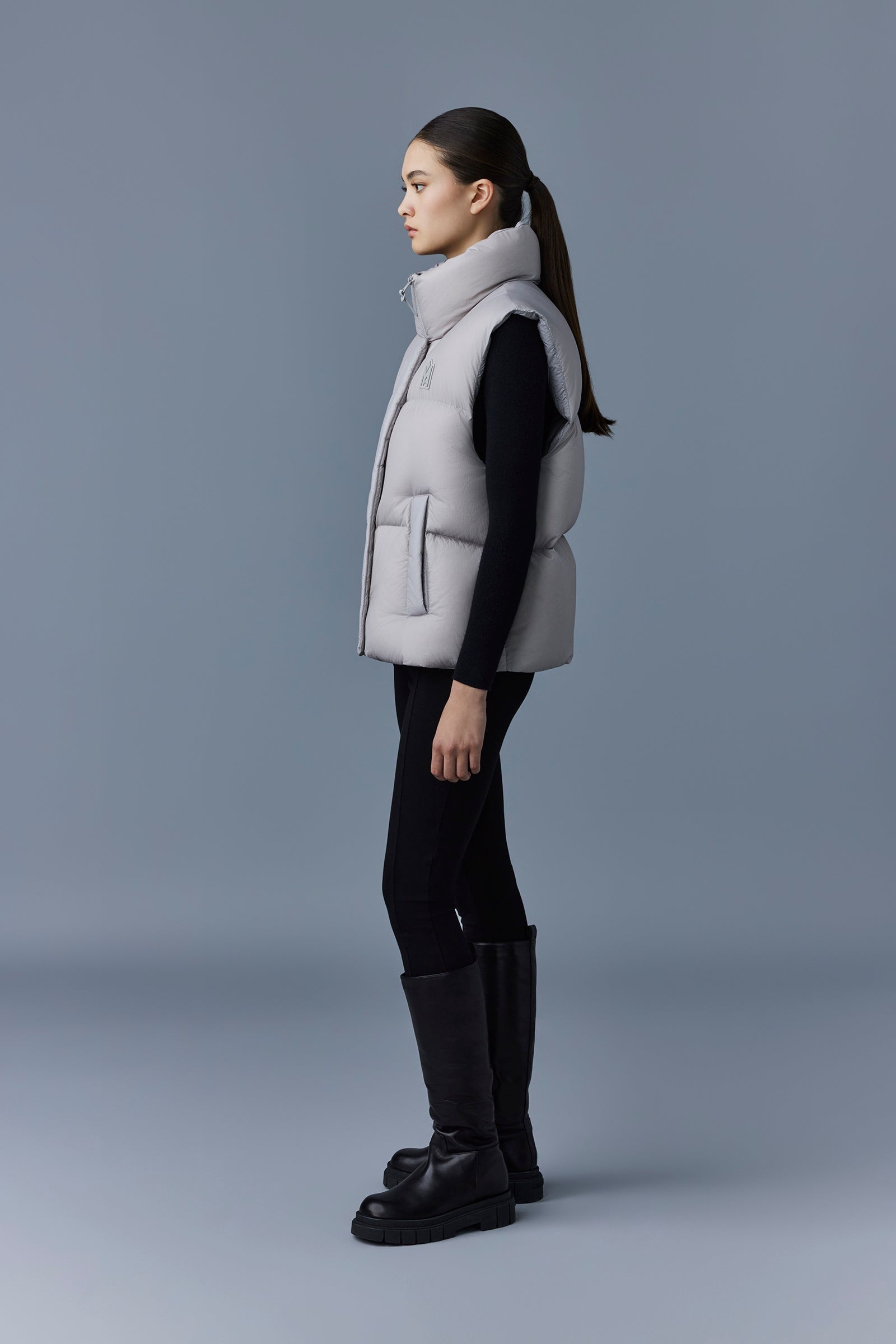 NAKI Down vest with stand collar - 3