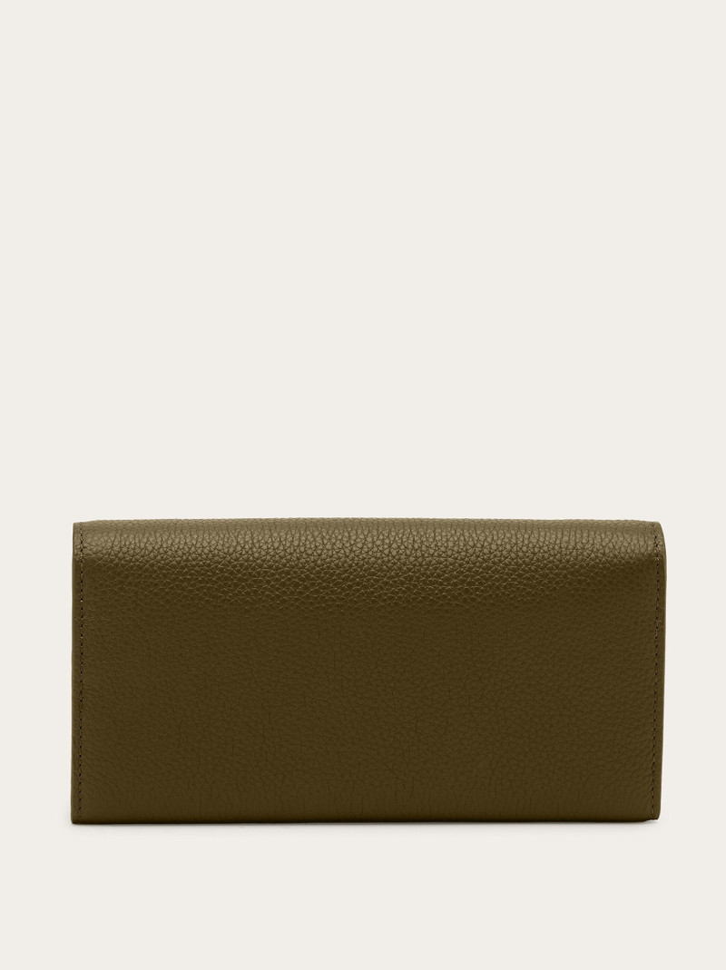 Gancini wallet with chain 3
