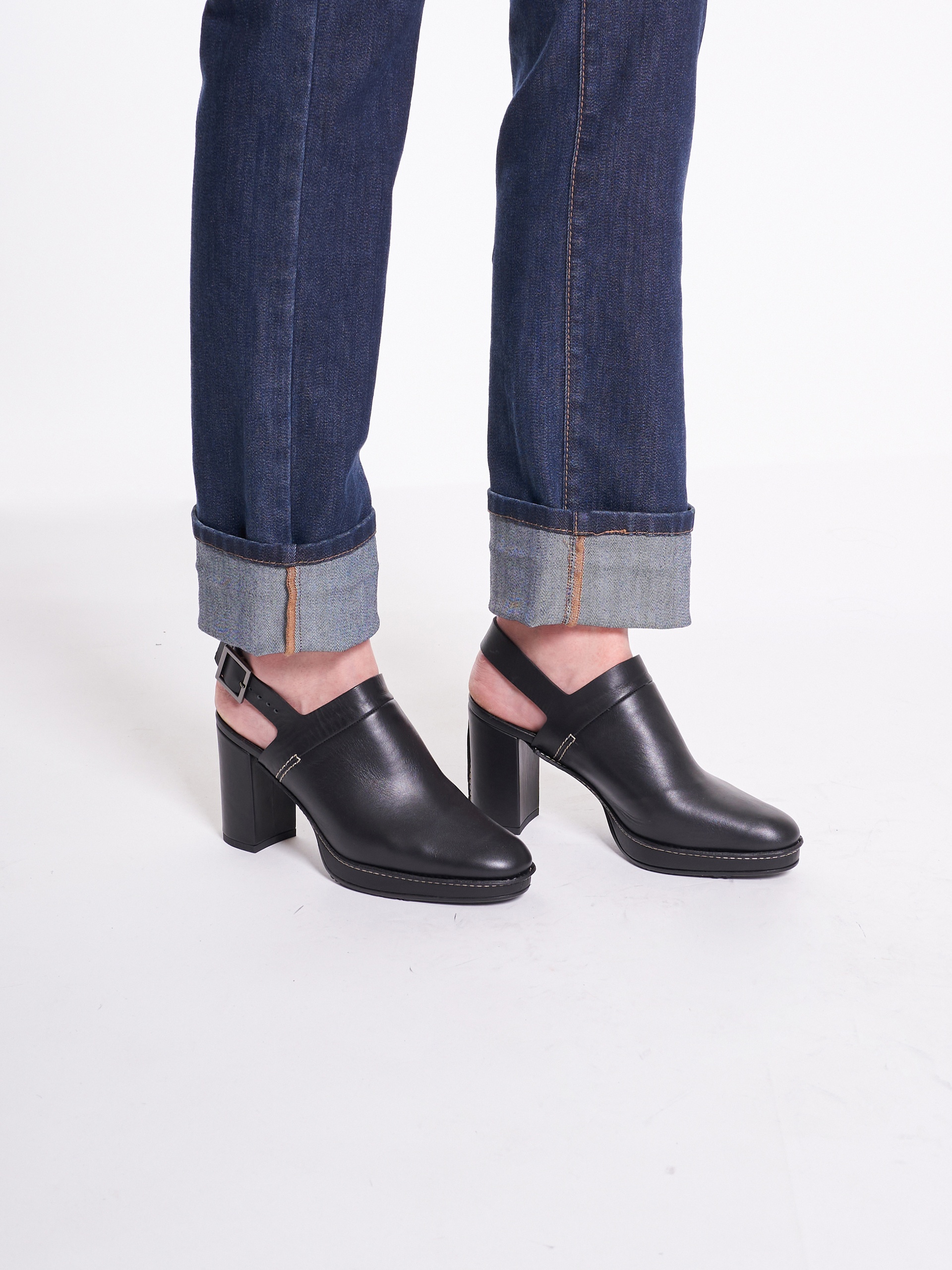 CLOS Leather mules - 6