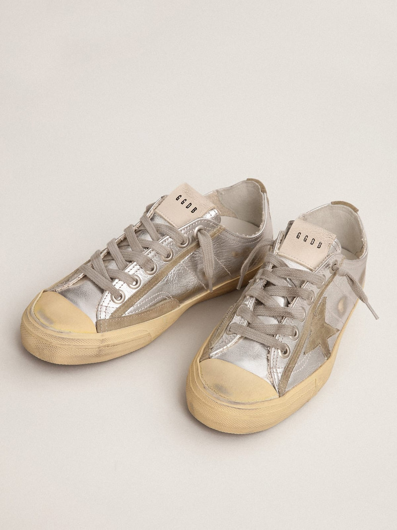 Golden Goose V-Star LTD sneakers in silver metallic leather with star in ice-gray suede outlook