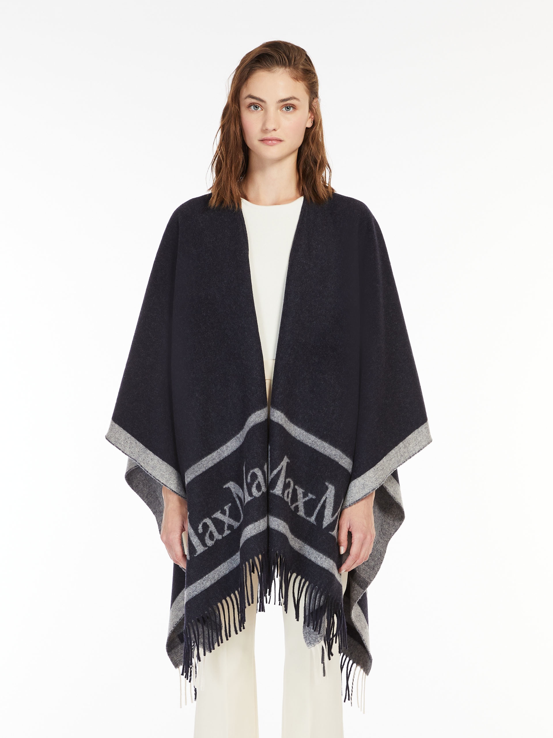 HILDE Wool cloak with fringes - 3