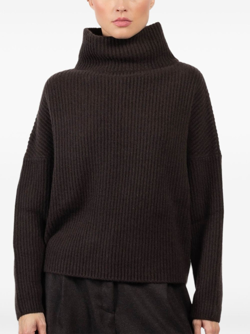 roll-neck sweater 3