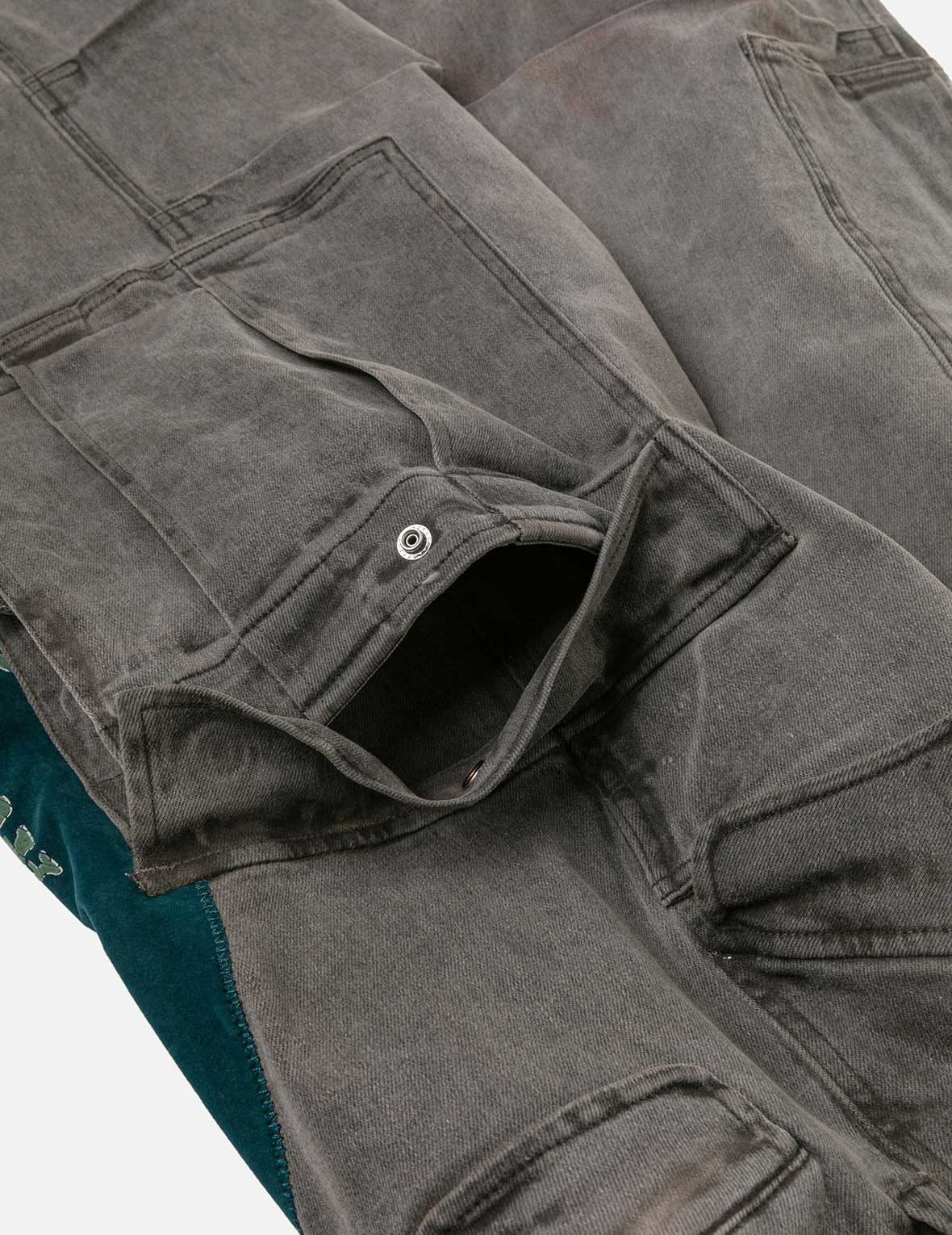 Washed Daicock Embroidery Wide-leg Cargo Jeans - 9