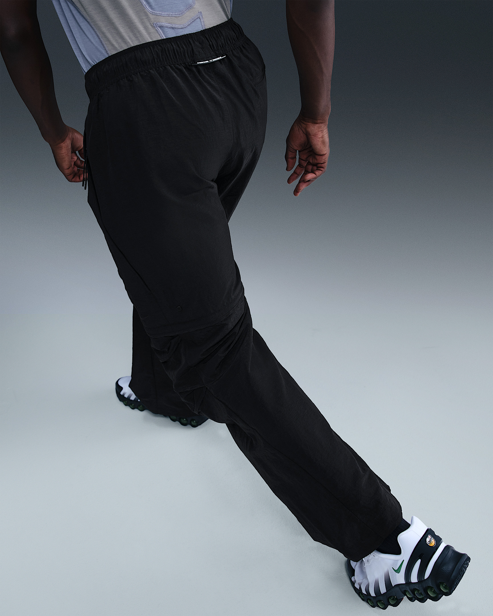 Nike Tech Men's Woven Convertible Oversized Pants - 3