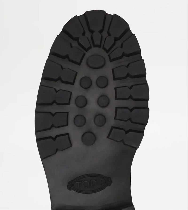 LACE-UPS IN LEATHER - BLACK 5