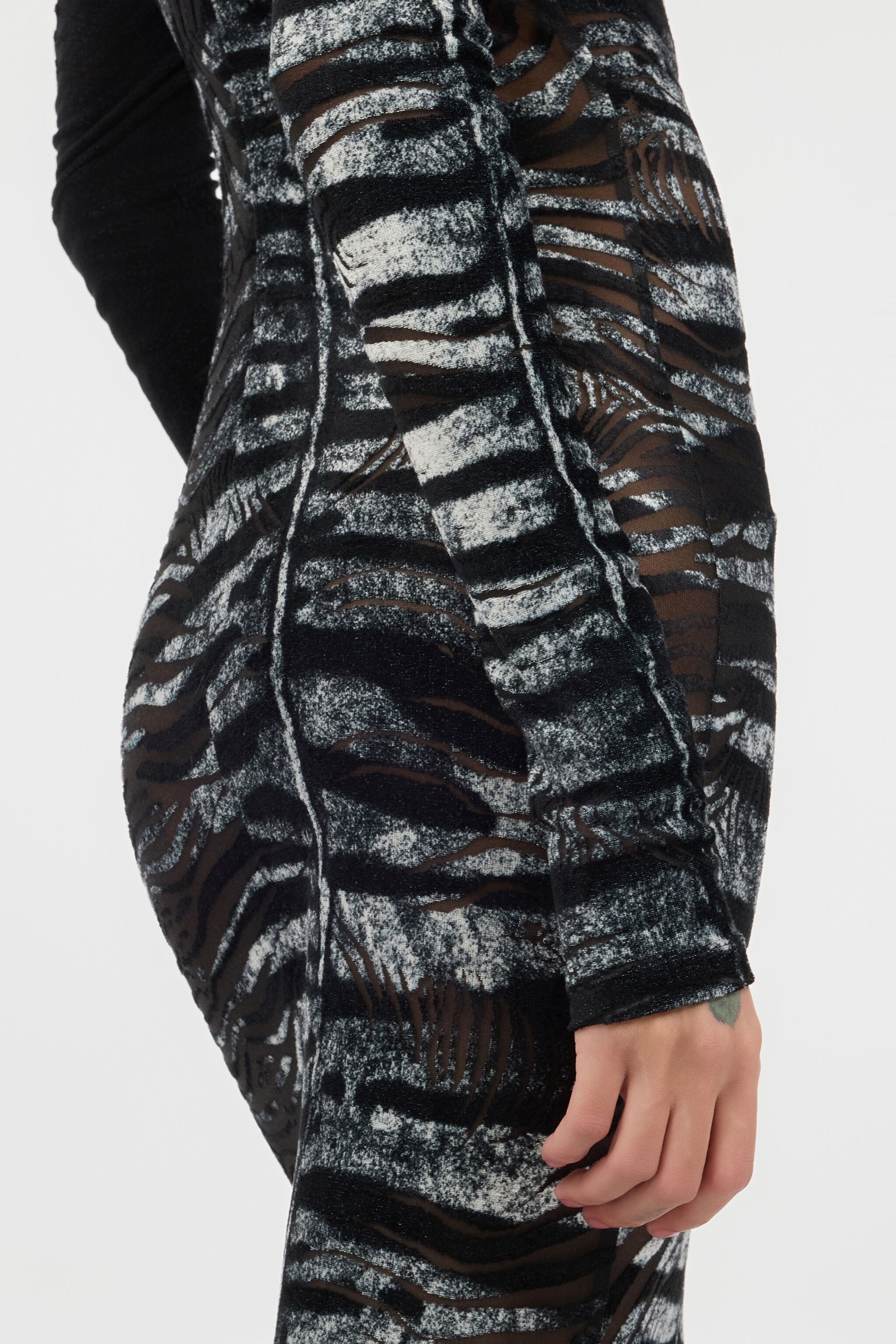 Long See-Through Dress With Zebra Pattern - 7