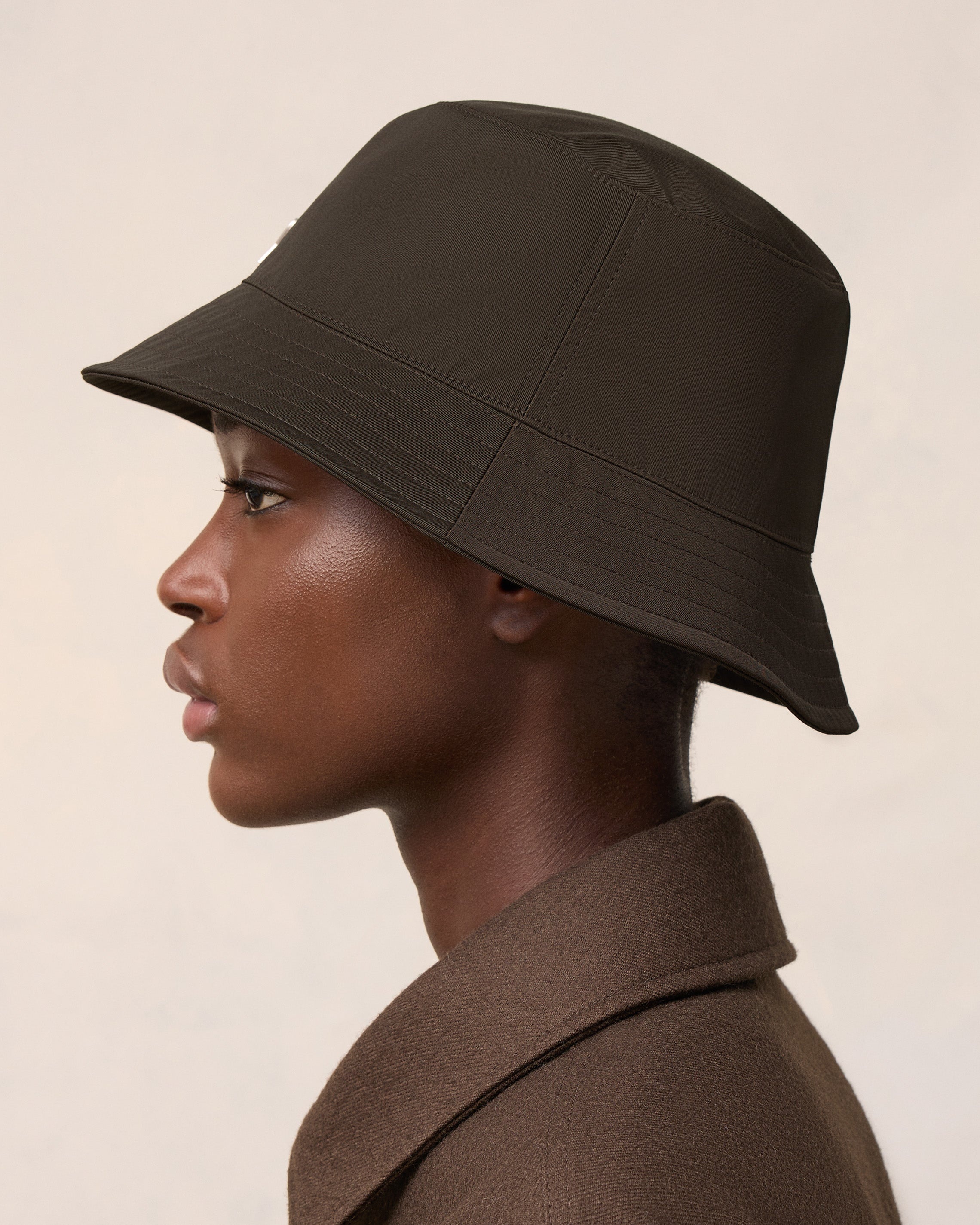 【関税&送料込】Ami Paris Cappello AMI Paris AMI DE COEUR STUD BUCKET HAT | amiparis | REVERSIBLE