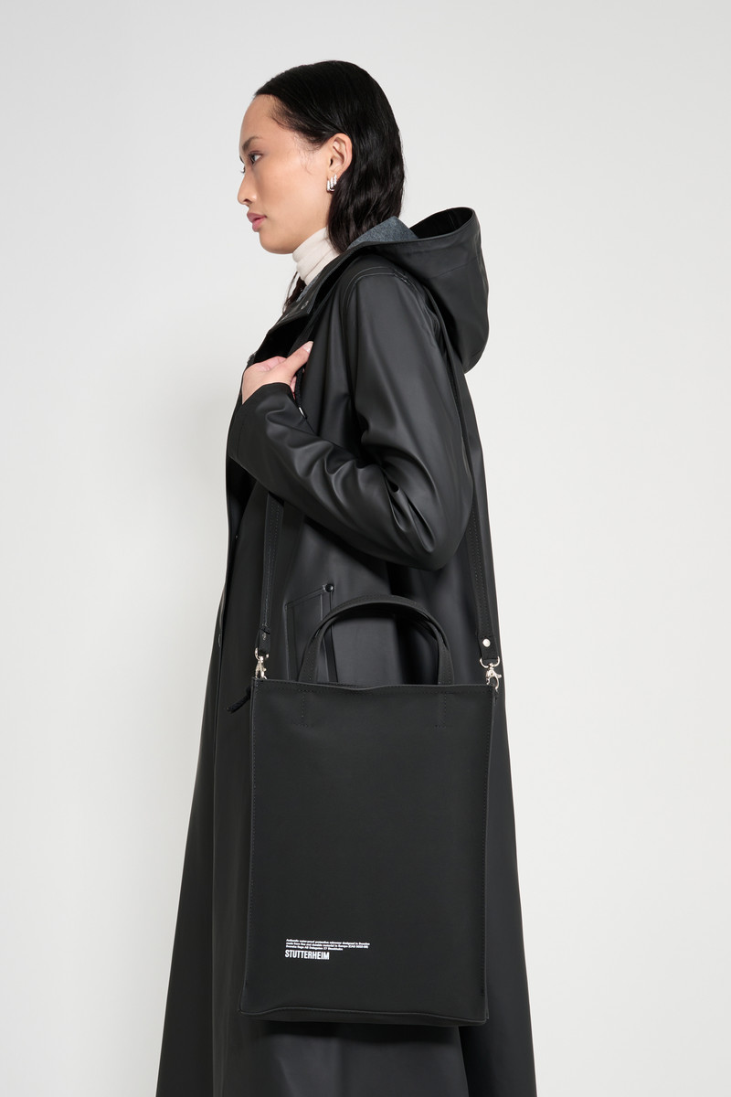 Stutterheim Djursholm Bag Matte Black outlook