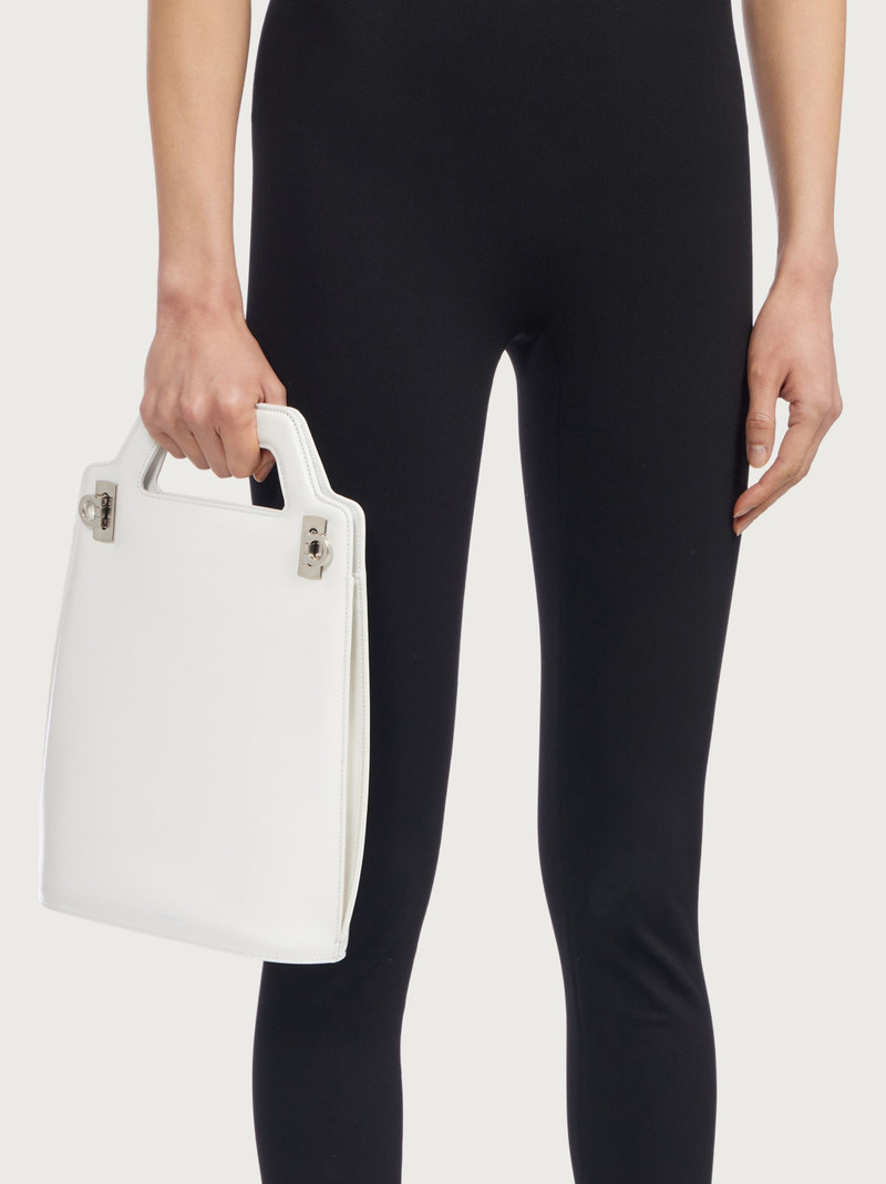 Wanda North-South top handle 3