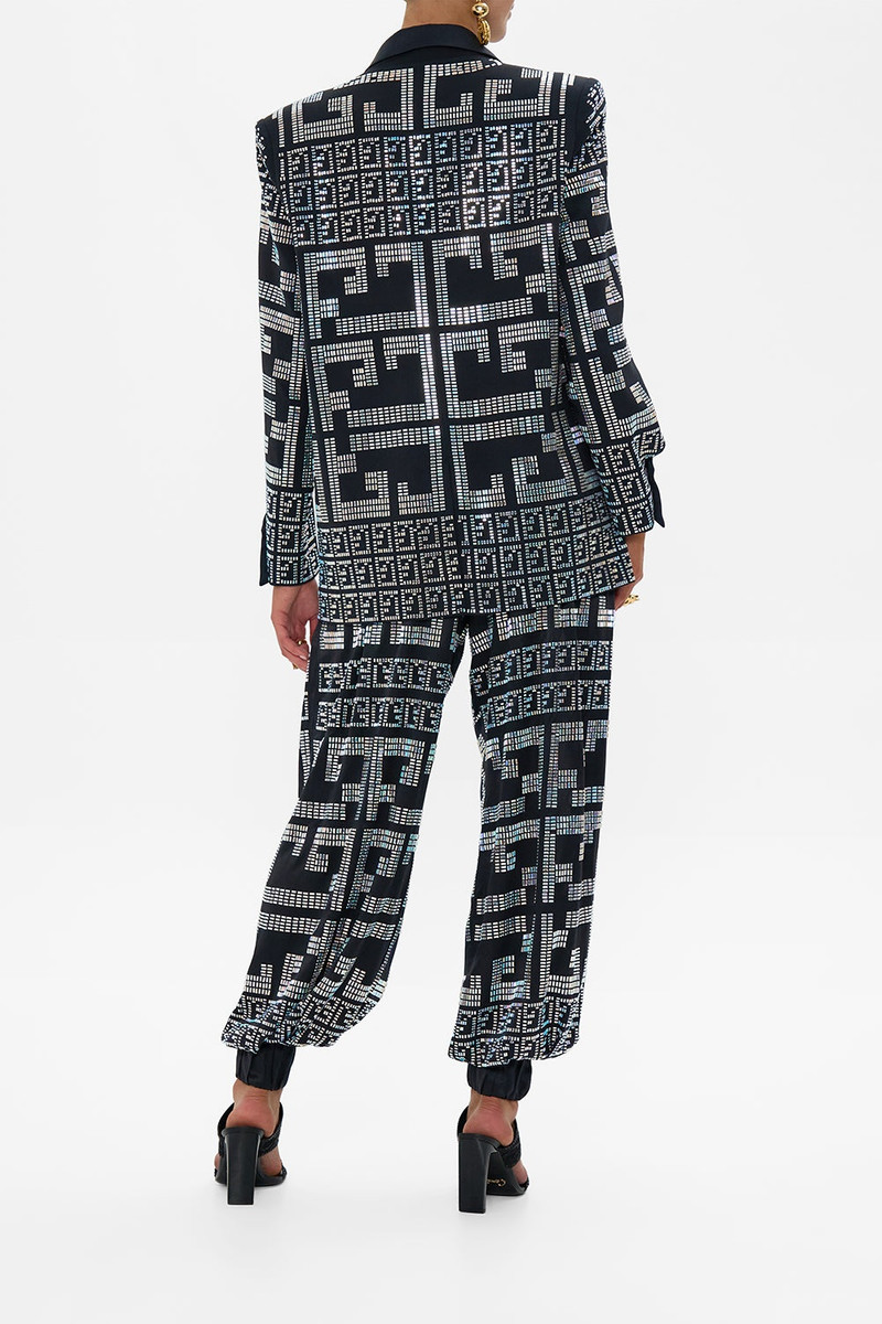 JACKET WITH SLEEVE CUT OUT DETAIL 3