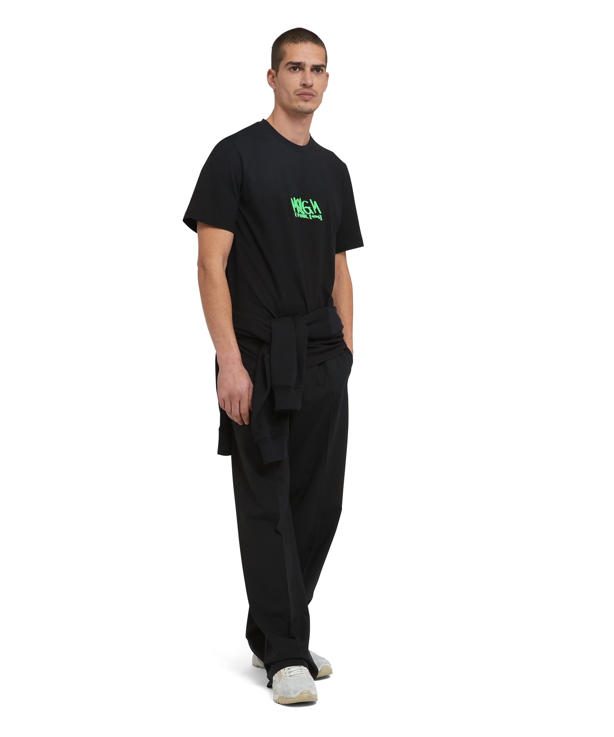 T-Shirt with graffiti logo - 5