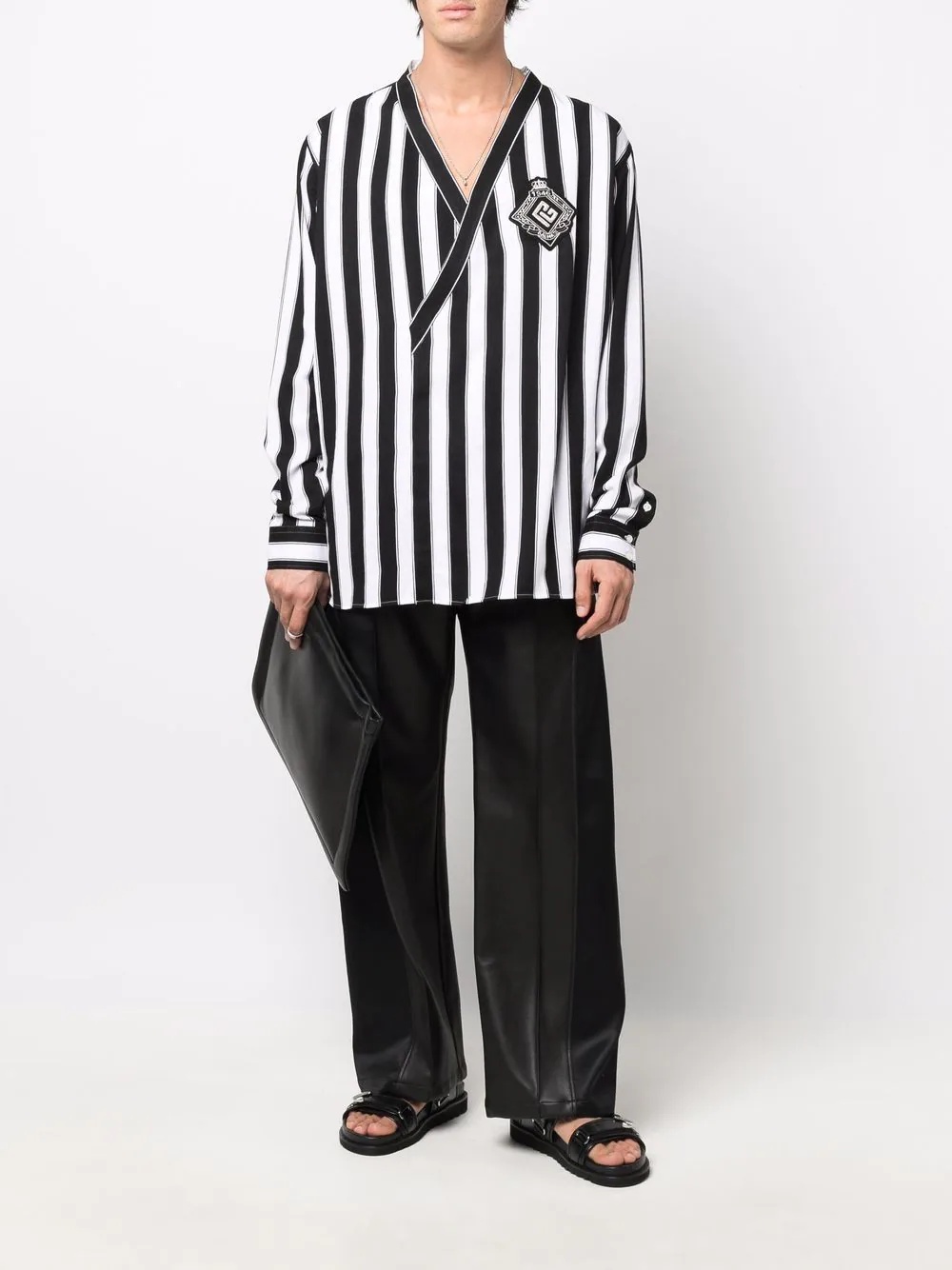 logo-patch striped crossover-V-neck shirt - 2