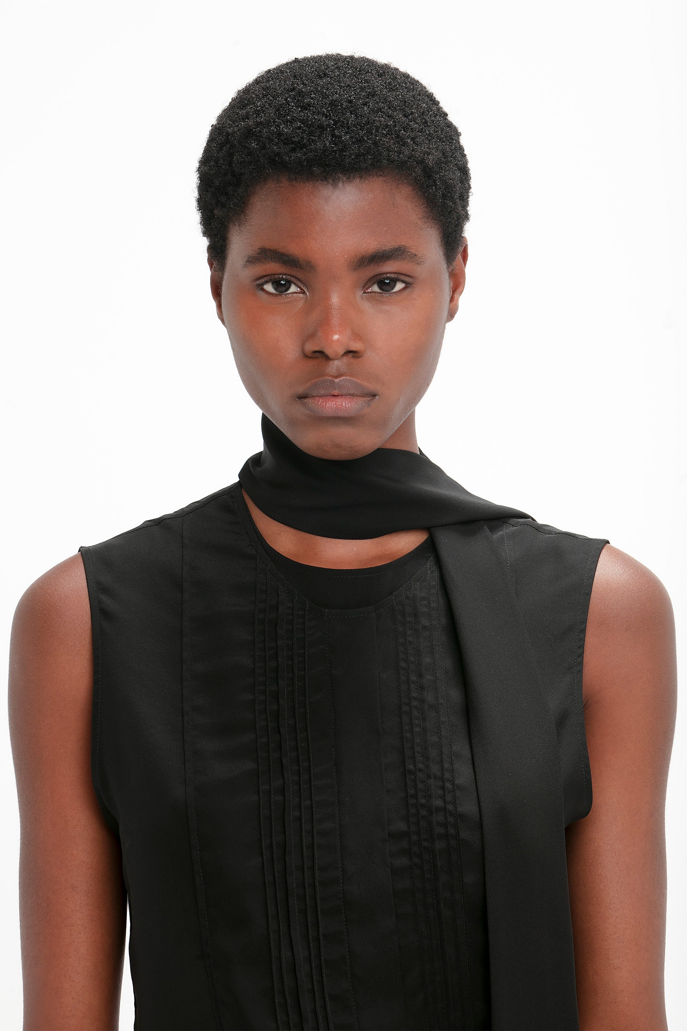 Sleeveless Tie Neck Top In Black - 5