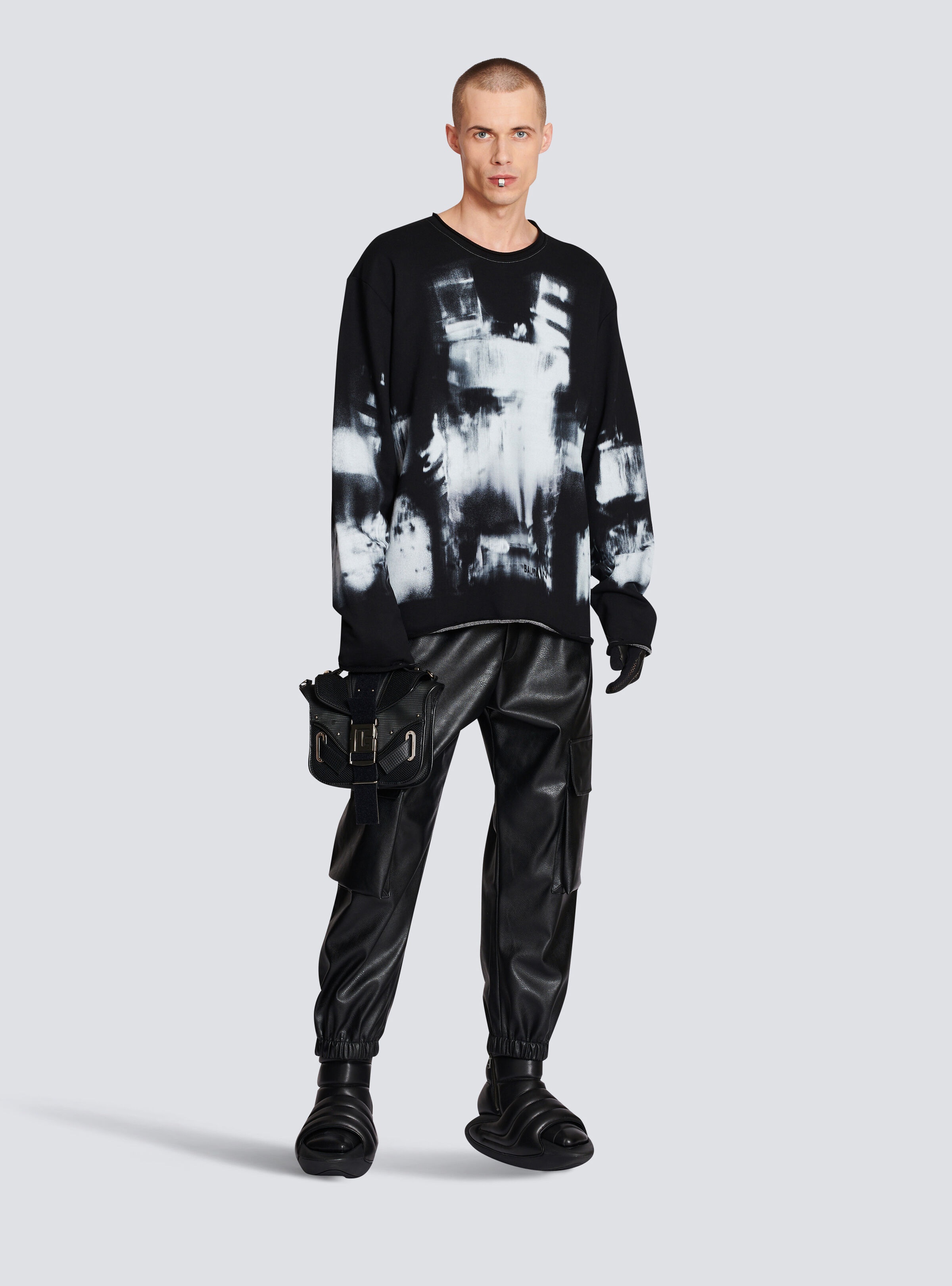 Faux leather cargo trousers - 2