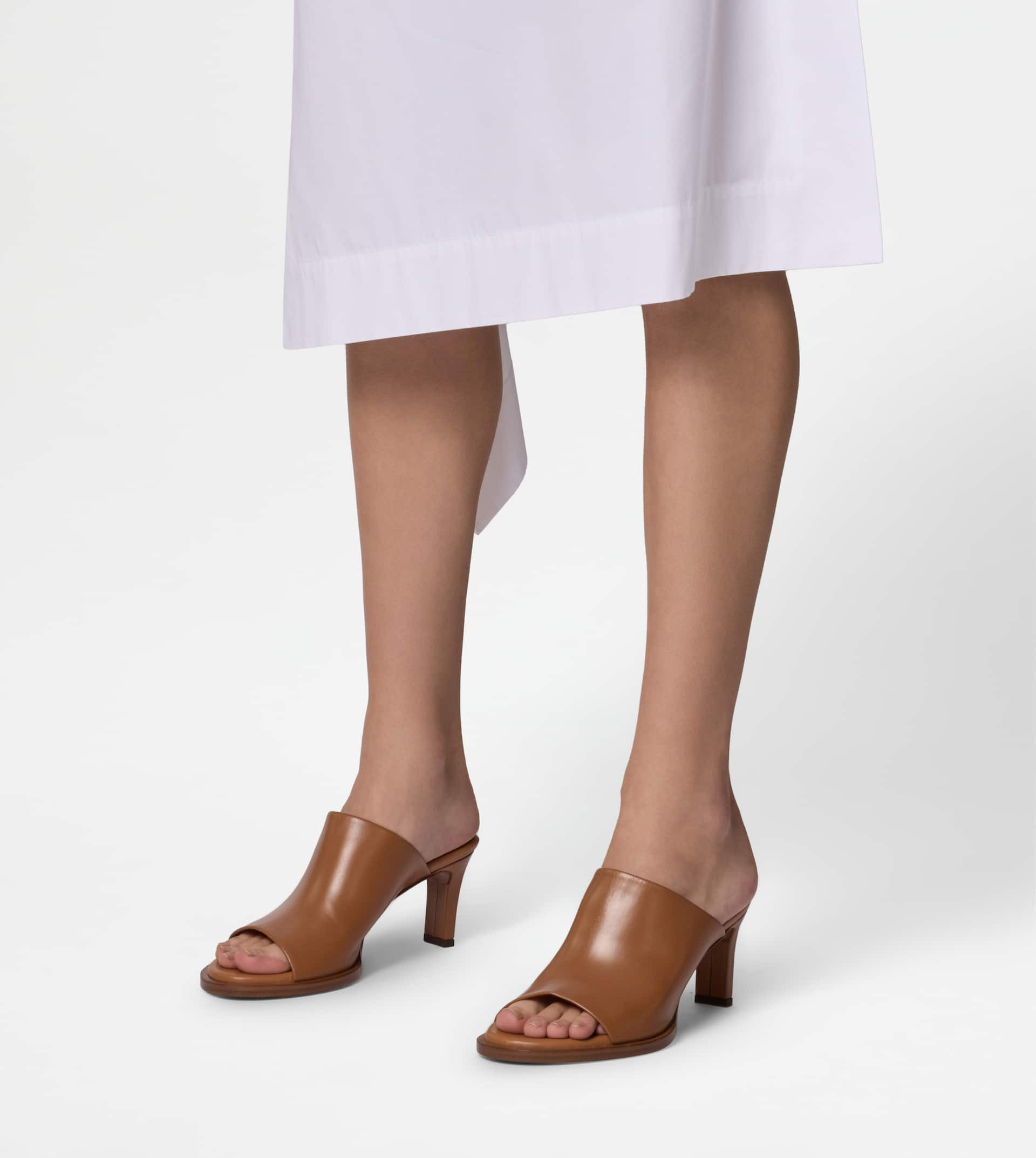 MULES IN LEATHER - BROWN - 7