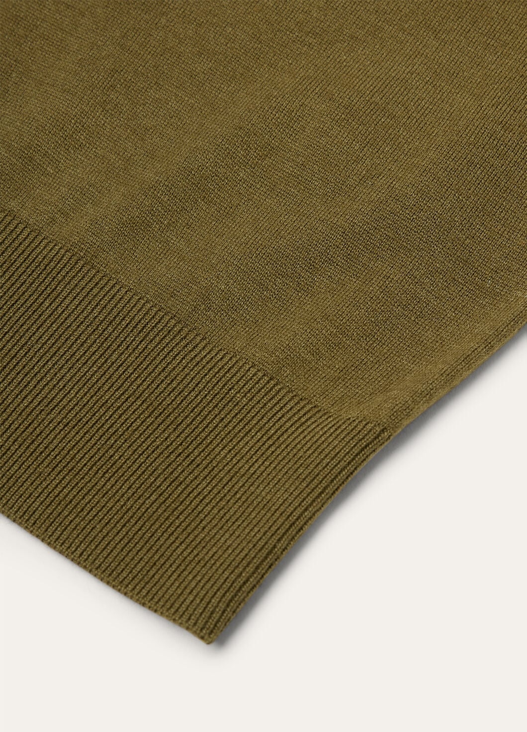 Royal Lightness V-Neck - 7