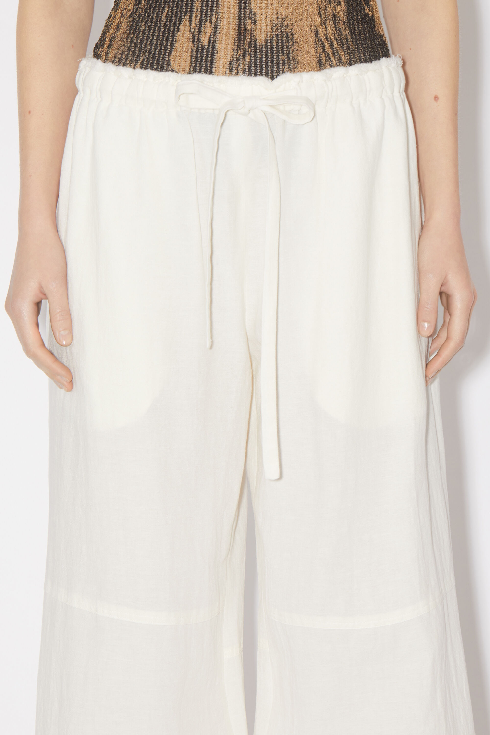 Relaxed drawstring trousers - Warm white - 5