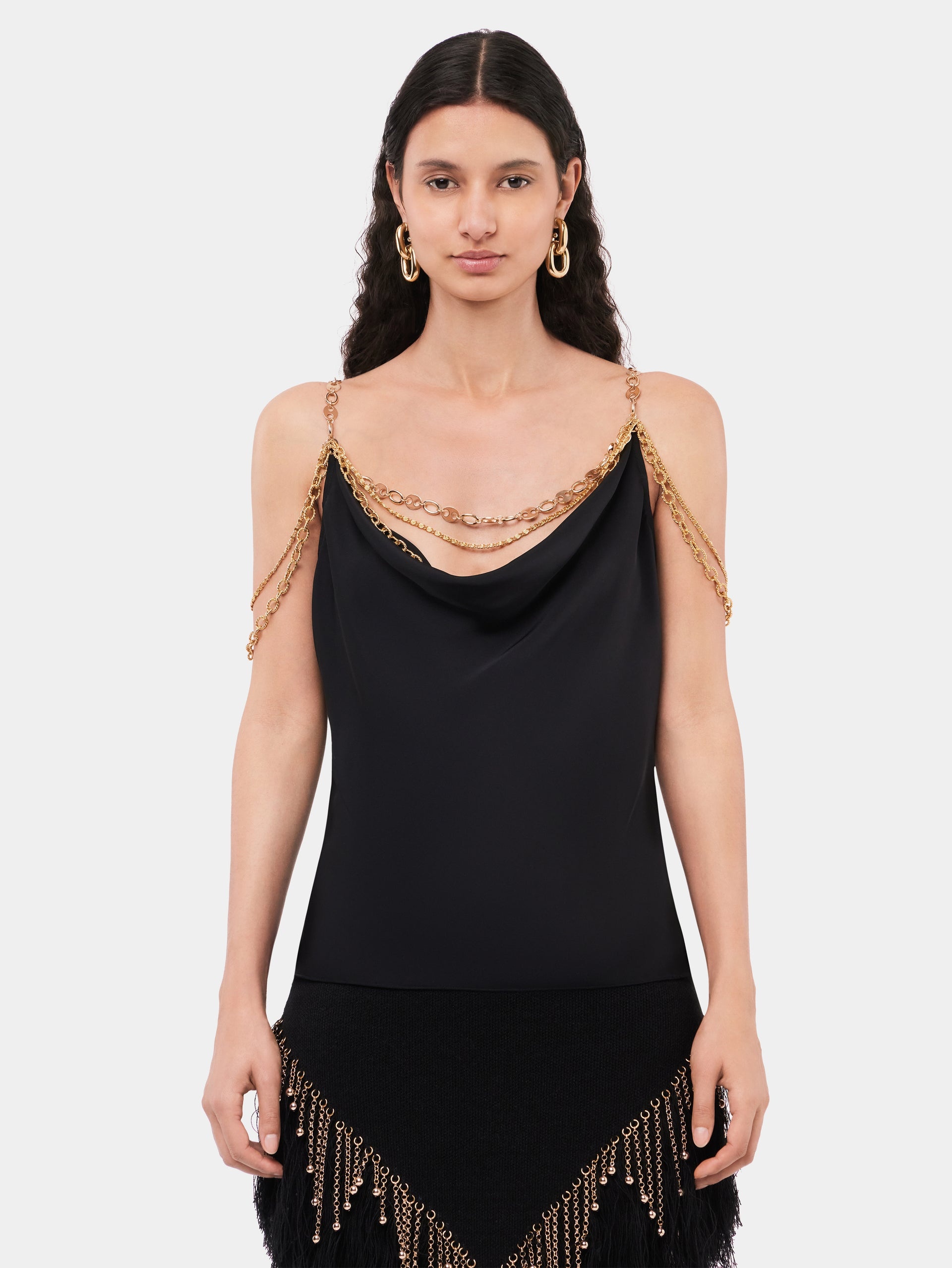BLACK TOP EMBELLISHED WITH "EIGHT" SIGNATURE CHAIN - 4