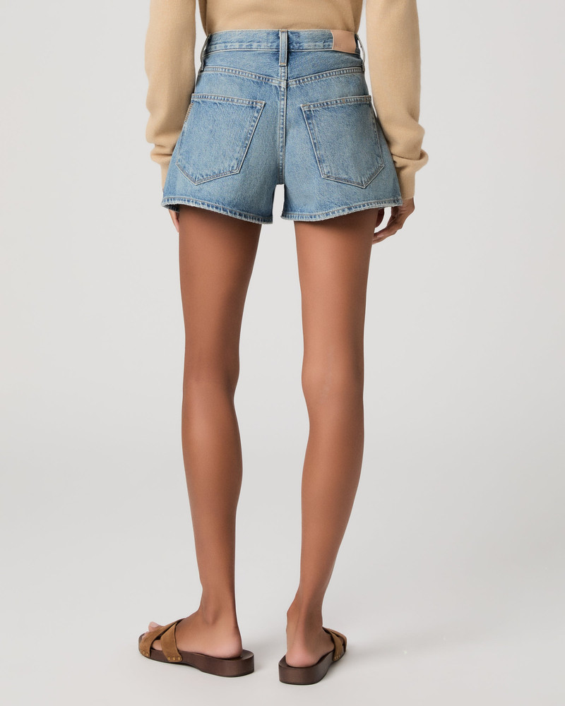 Isa Short 4