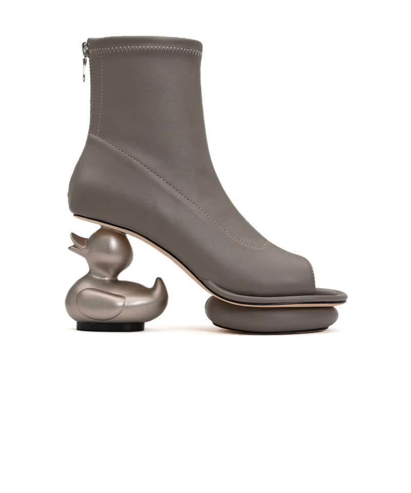 Duck Heel Boots 15