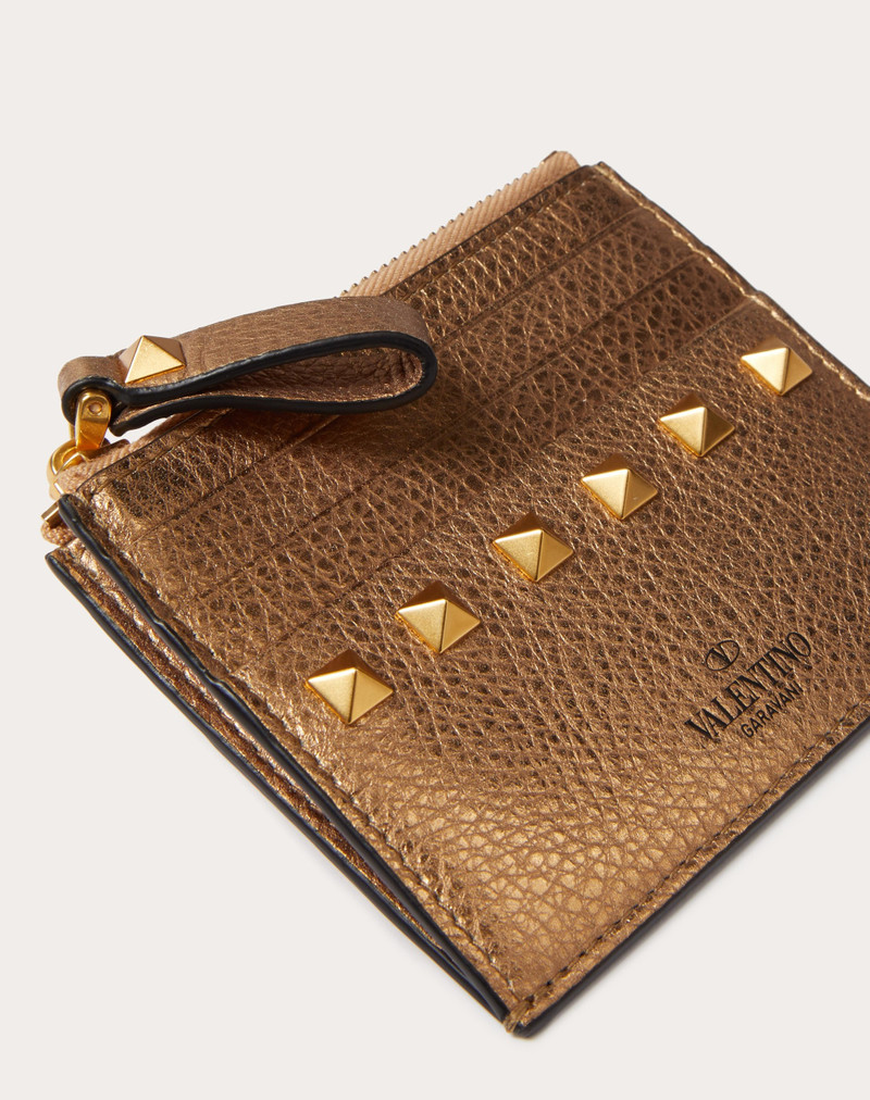 ROCKSTUD METALLIC GRAINY CALFSKIN CARDHOLDER WITH ZIPPER 2