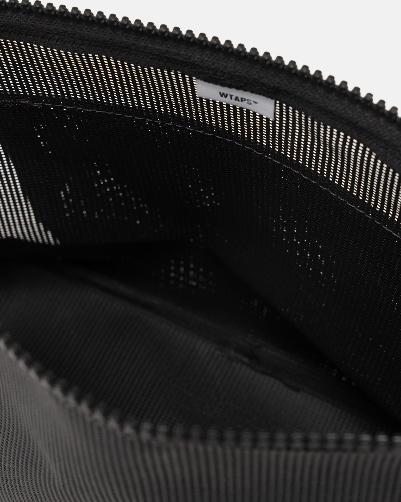 Mag L / Pouch / PVC Black - 5