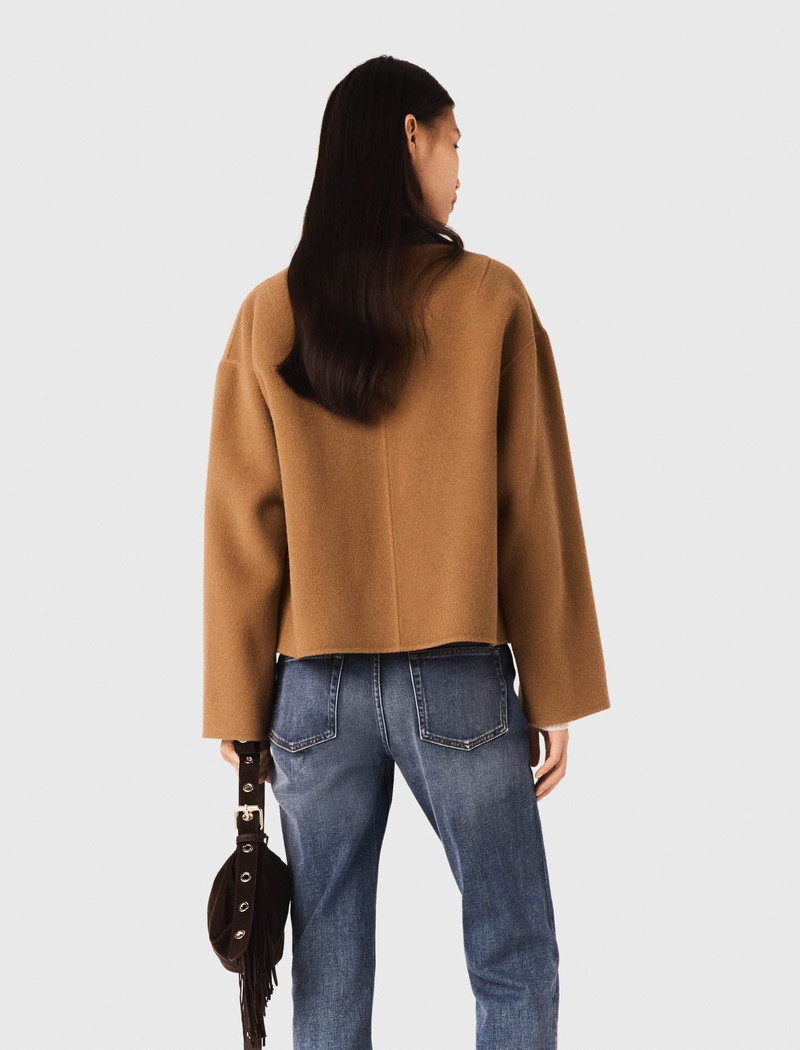 Double-faced coat with removable collar 4
