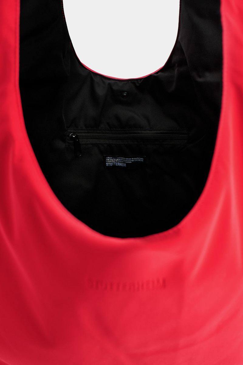 Stutterheim Svea Puffer Bag Matte Washed Red outlook