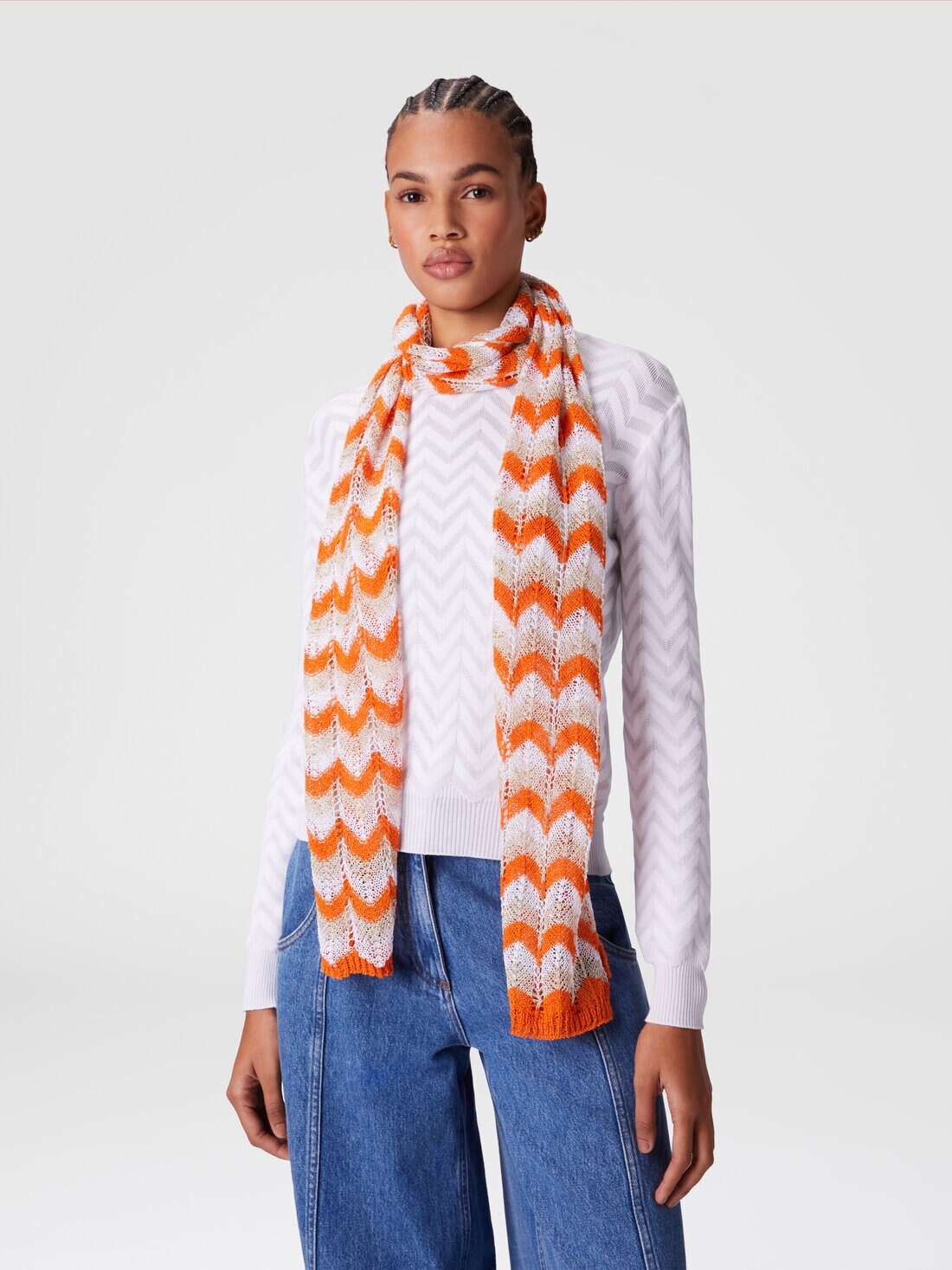 Knit scarf with chevron pattern - 3