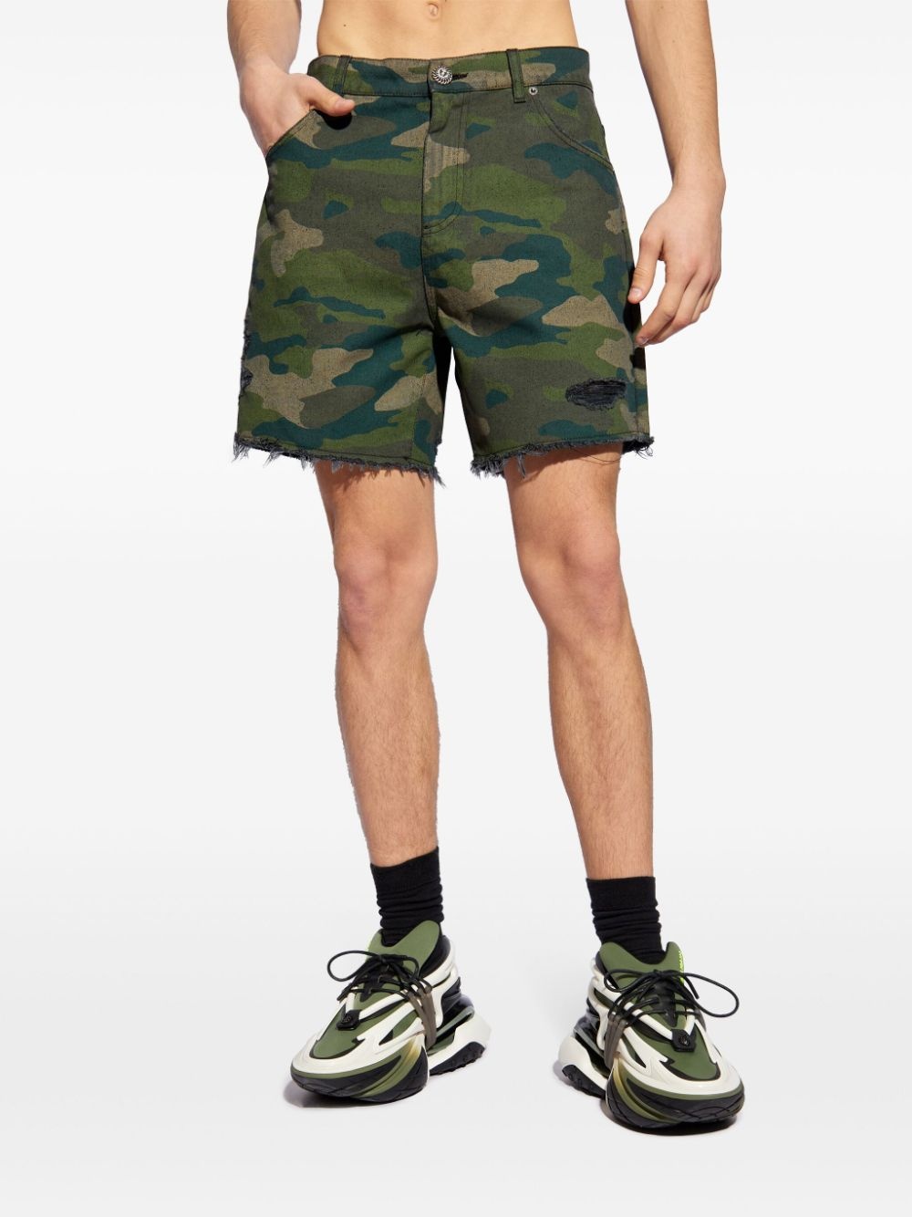 camouflage print distressed shorts - 3
