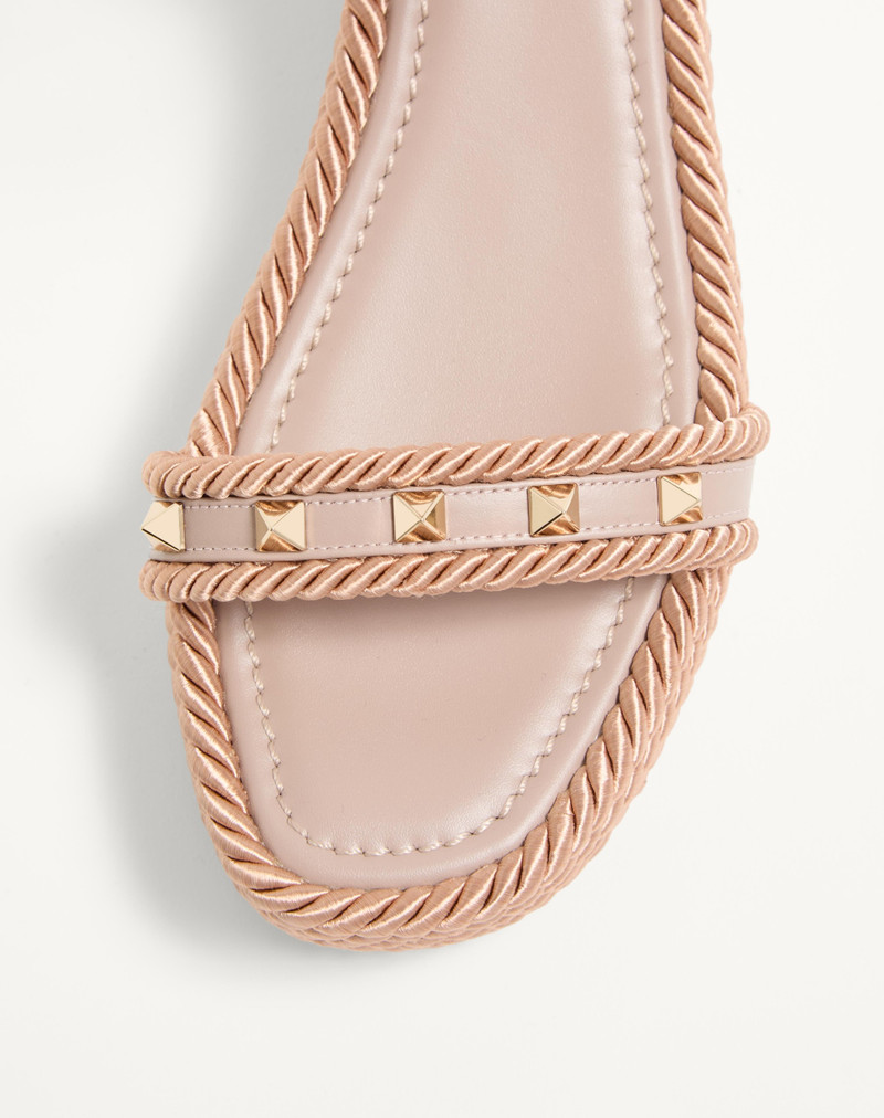 Valentino ROCKSTUD FLATFORM SANDAL IN CALFSKIN 45MM outlook