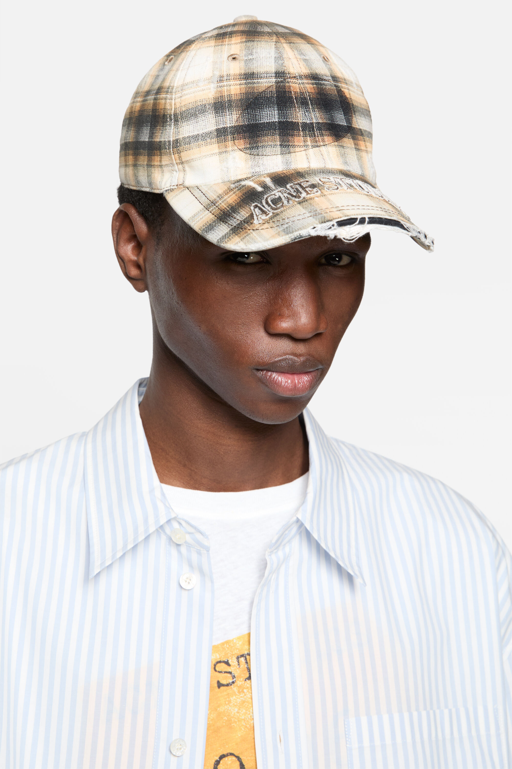Distressed cap - White/black - 3
