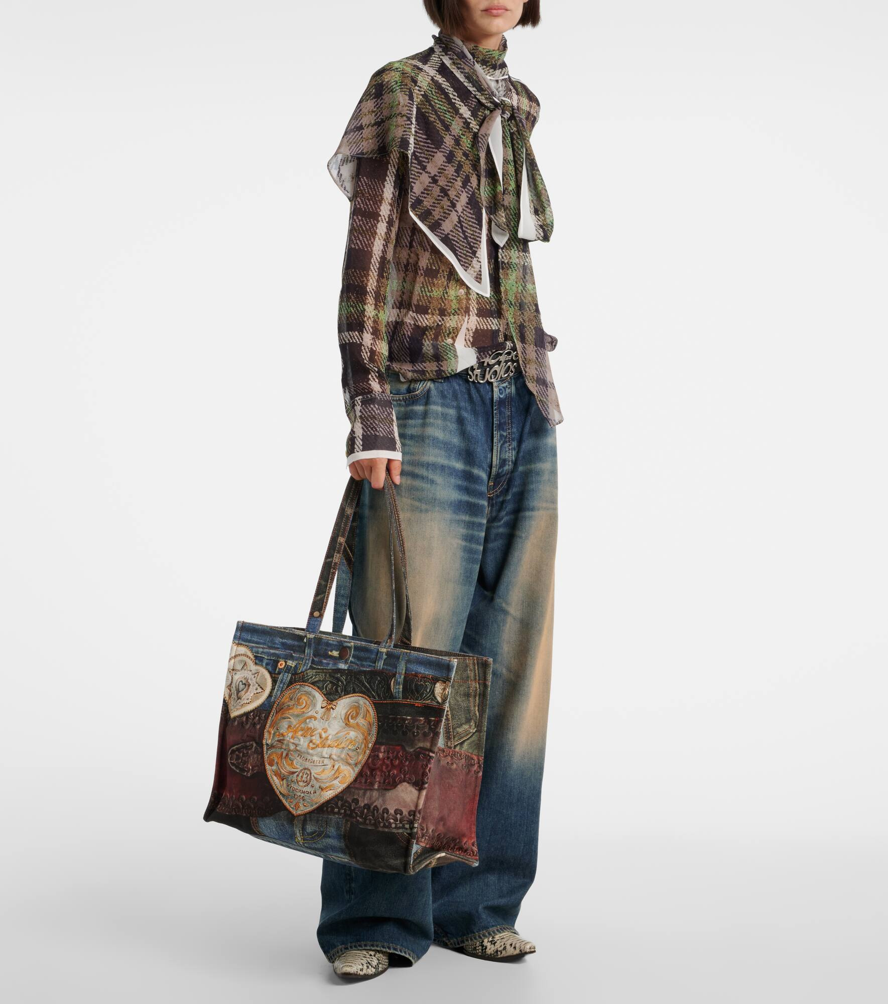 Embossed canvas tote bag - 5