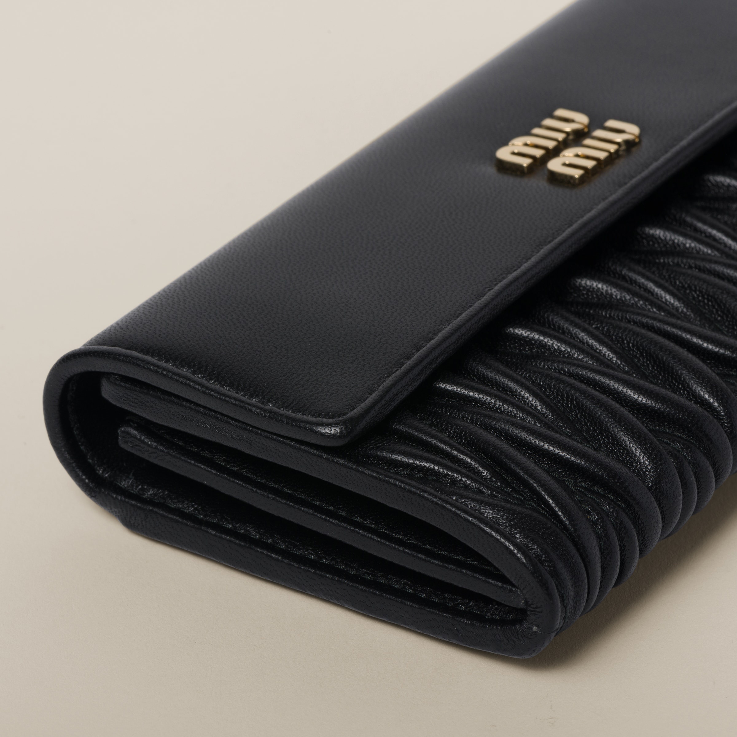 Large matelassé nappa leather wallet - 4