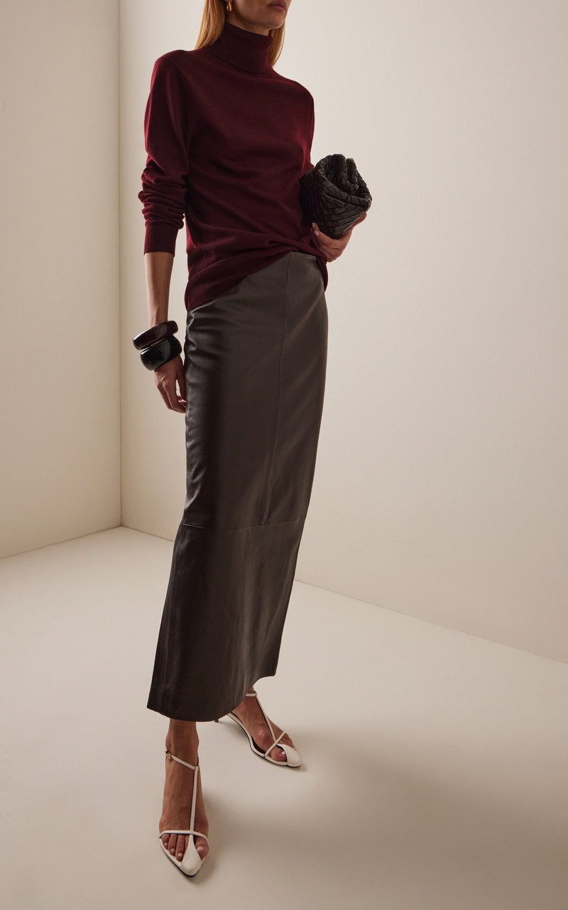 The Frankie Shop Eve Thin Wool Turtleneck Sweater burgundy outlook