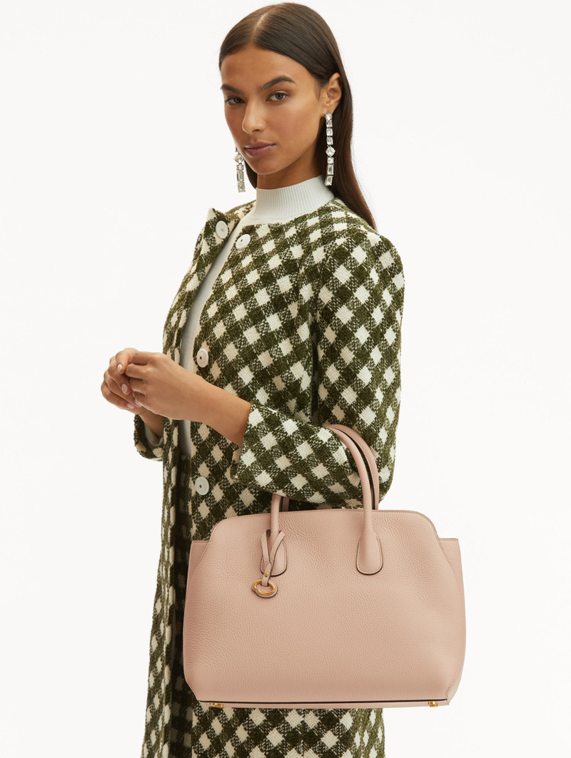 Oscar de la Renta THE IVY outlook