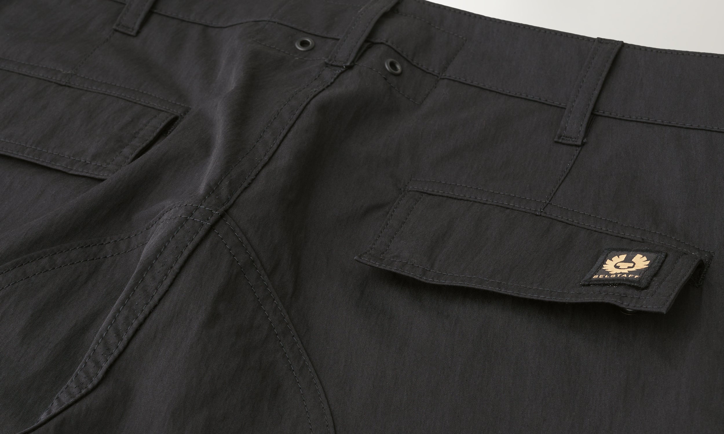 【関税込み】Belstaff ブラック Trialmaster カーゴパンツ Belstaff TRIALMASTER CARGO PANTS | REVERSIBLE