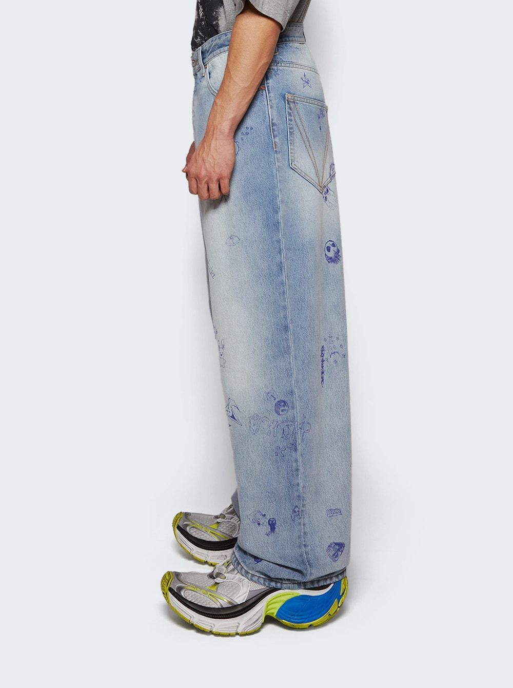 Scribbled Baggy Jeans Light Blue - 4