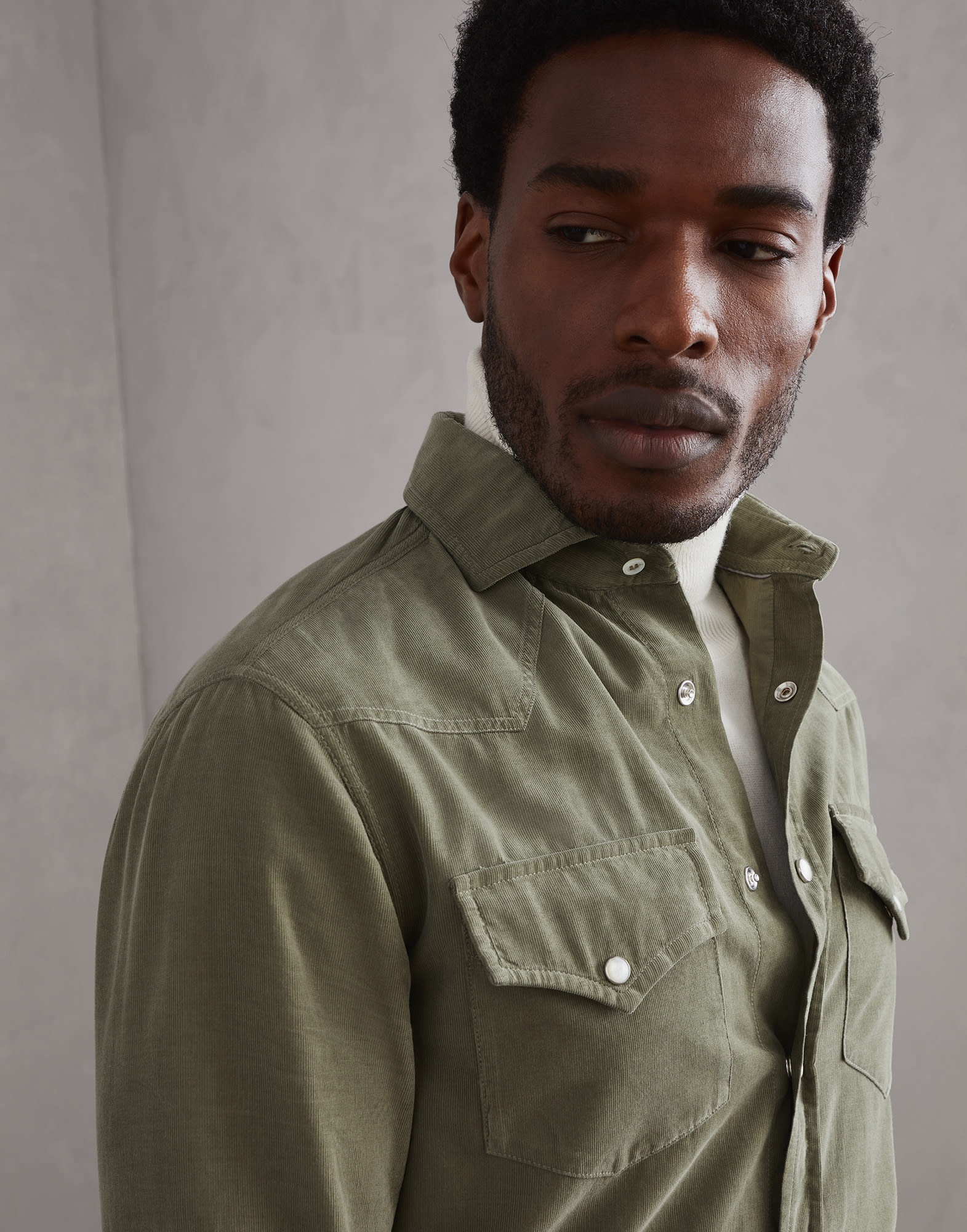 Garment-dyed easy fit western shirt in narrow wale corduroy - 3